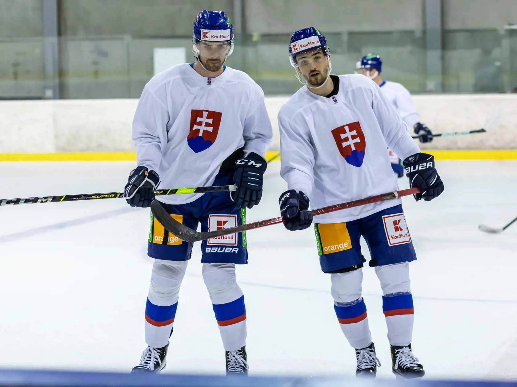 Posledný tréning slovenskej hokejovej reprezentácie pred MS 2022. Na snímke je Juraj Slafkovský. 