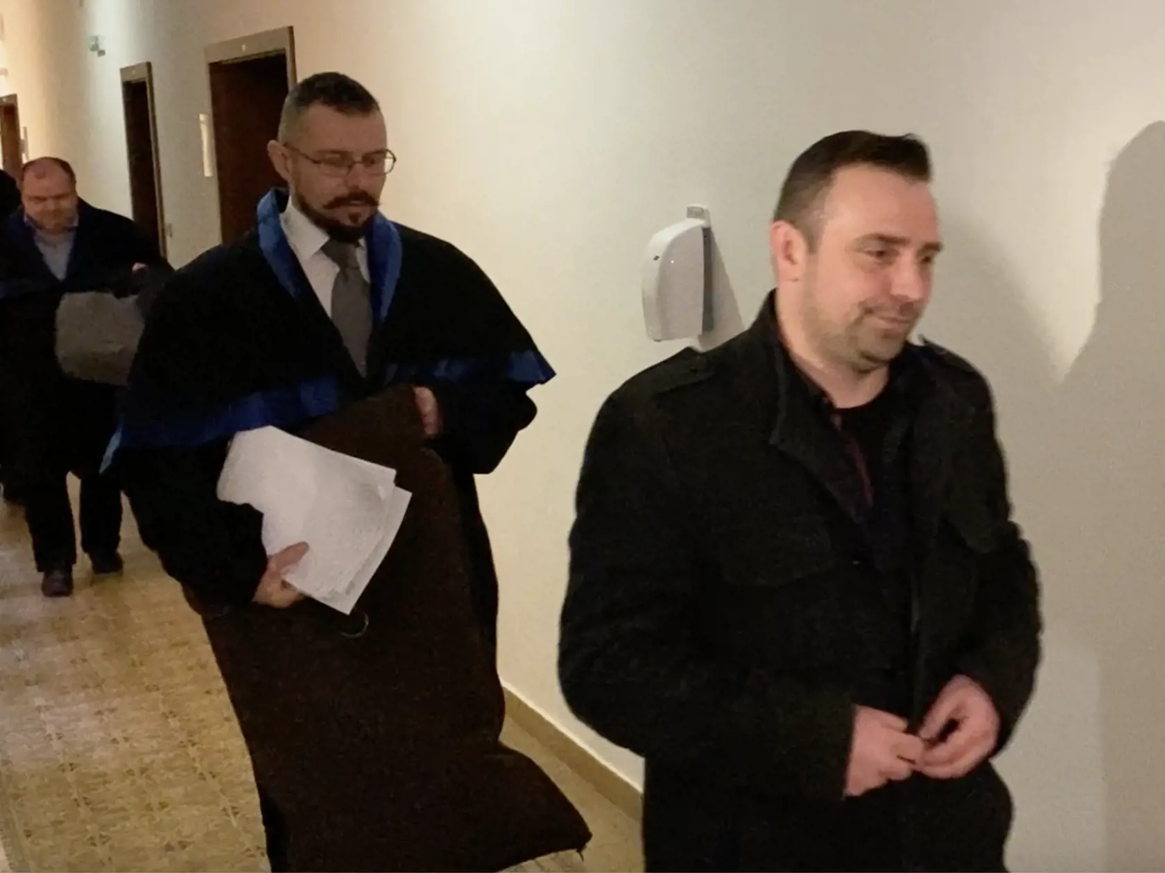 Michal Petraník na Krajskom súde v Prešove. Pred vyhlásením definitívneho rozsudku, ktorým ho senát poslal do basy na dva roky, ušiel z budovy súdu.