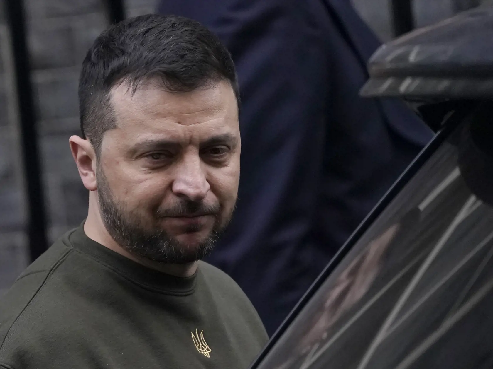 Ukrajinský prezident Volodymyr Zelenskyj ukázal v televíznej reportáži svoj dočasný príbytok, v ktorom žije od začiatku vojny na Ukrajine.