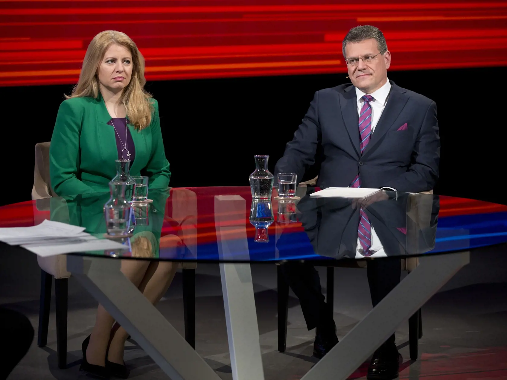 V druhom kole volieb sa stretnú Zuzana Čaputová a Maroš Šefčovič.