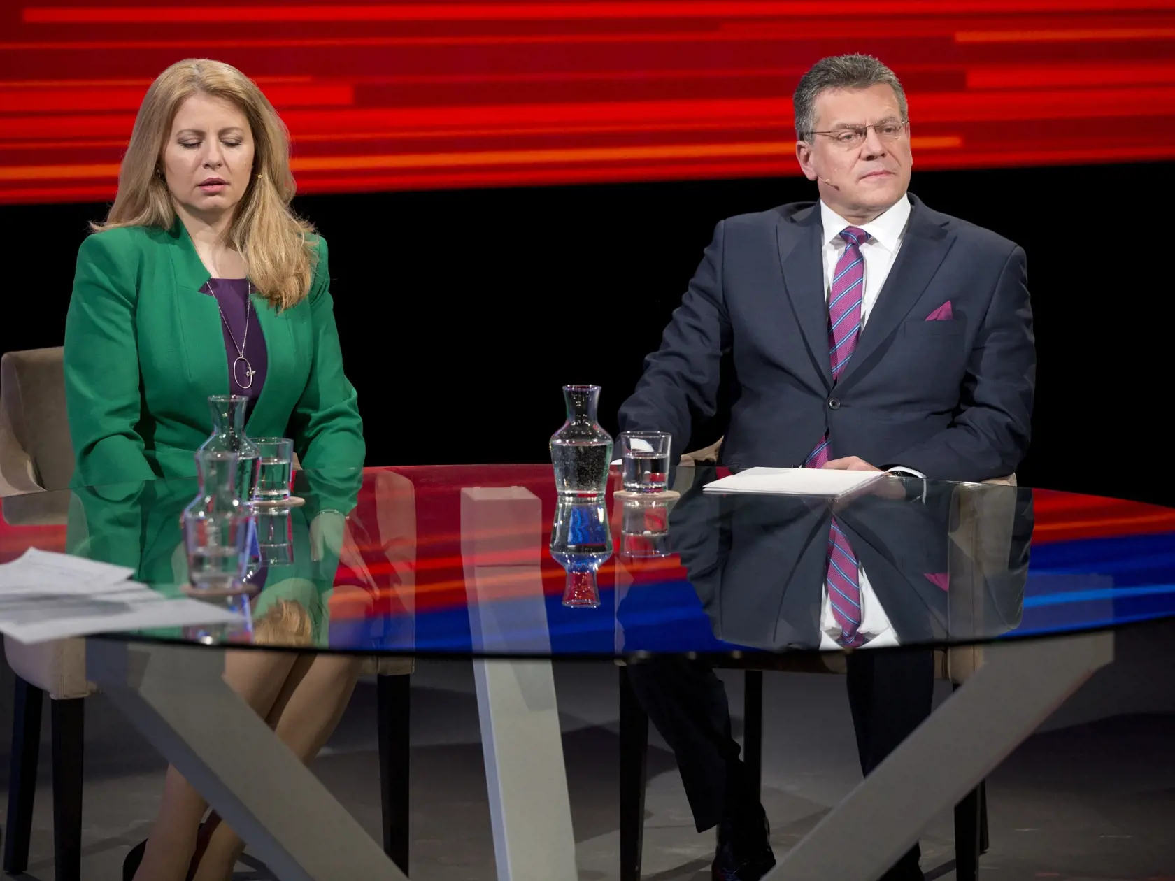 V druhom kole volieb sa stretnú Zuzana Čaputová a Maroš Šefčovič.