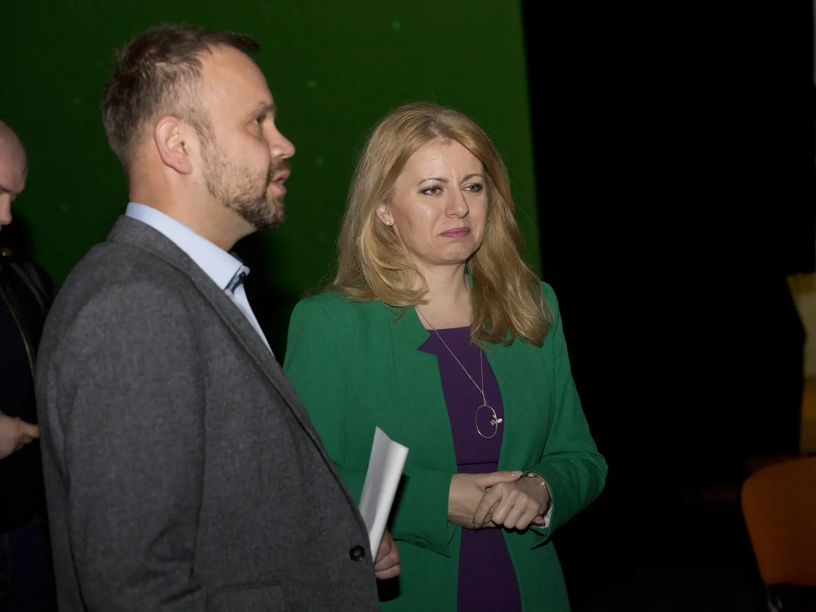 V druhom kole volieb sa stretnú Zuzana Čaputová a Maroš Šefčovič.