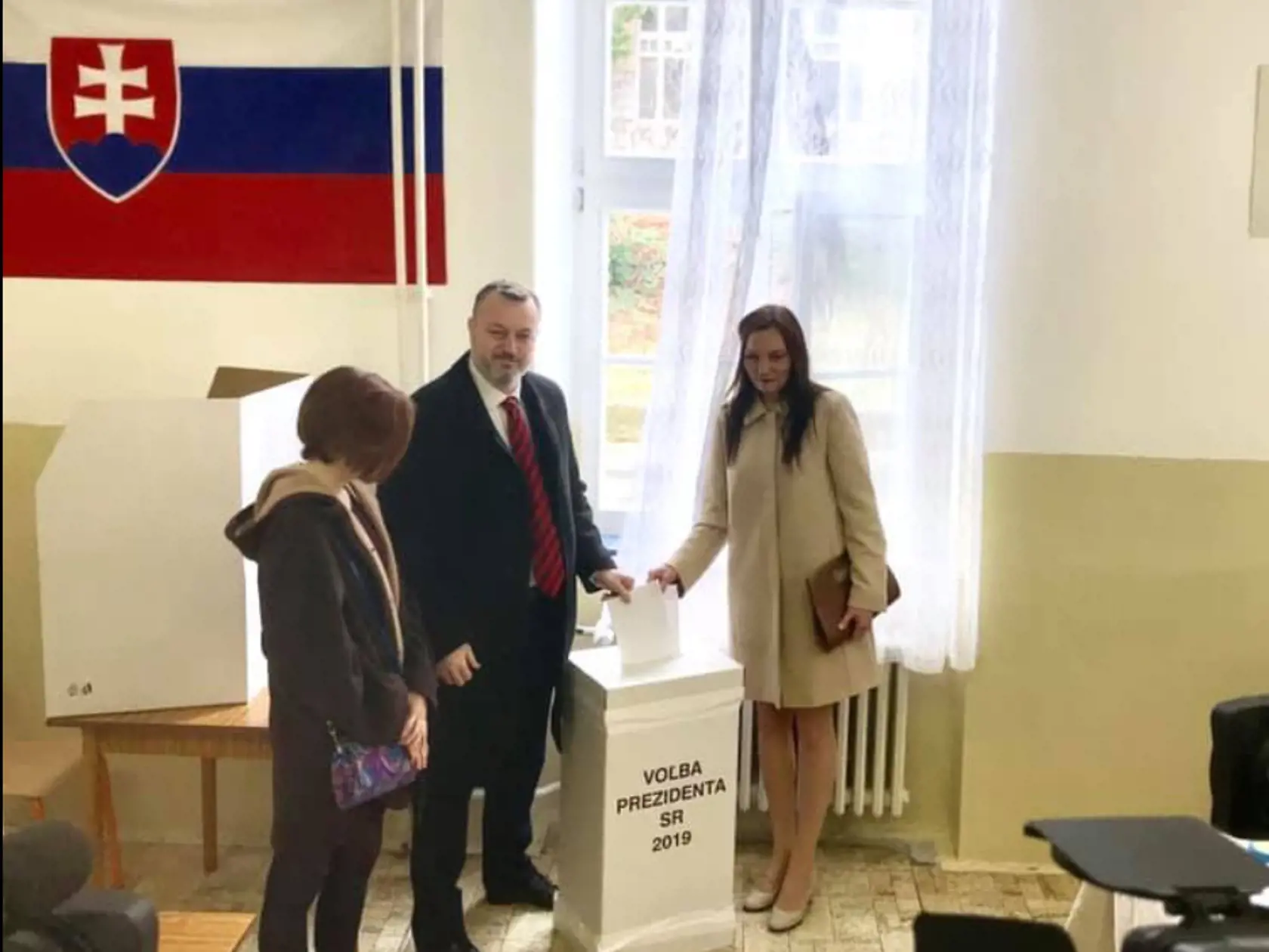 Milan Krajniak volí.