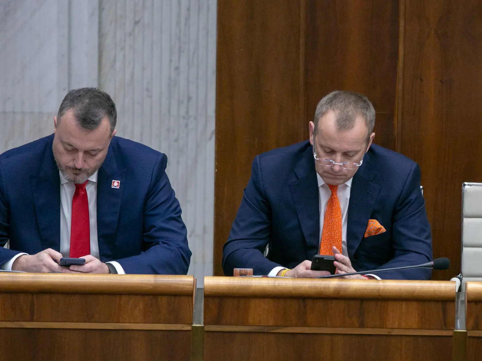 V poslaneckých laviciach: Krajniak si s Kollárom rozumejú skoro na sto percent.