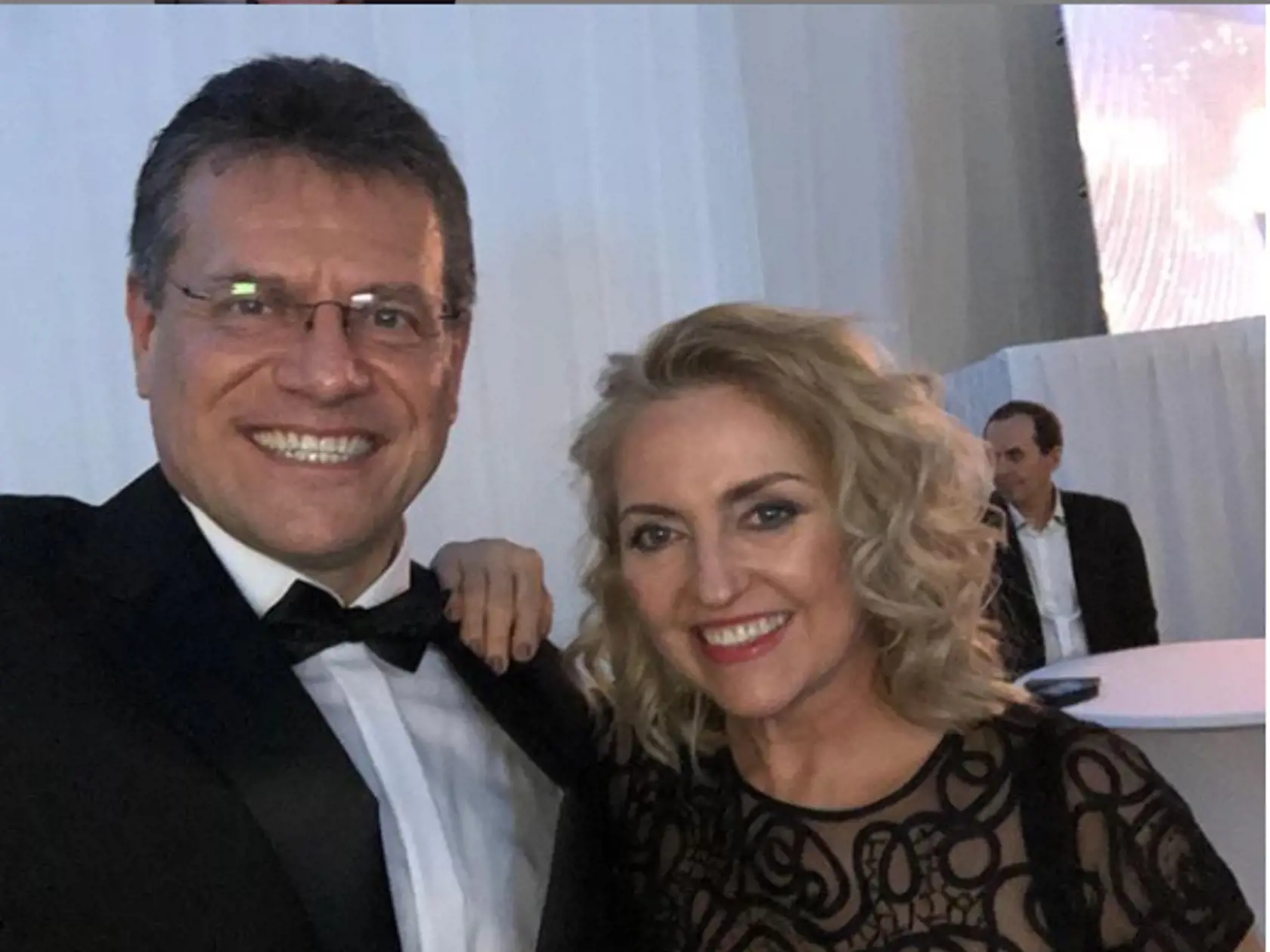 Helena Šefčovičová (54), manželka eurokomisára a prezidentského kandidáta Maroša Šefčoviča (52), vie zaujať! Hoci vždy iným spôsobom.