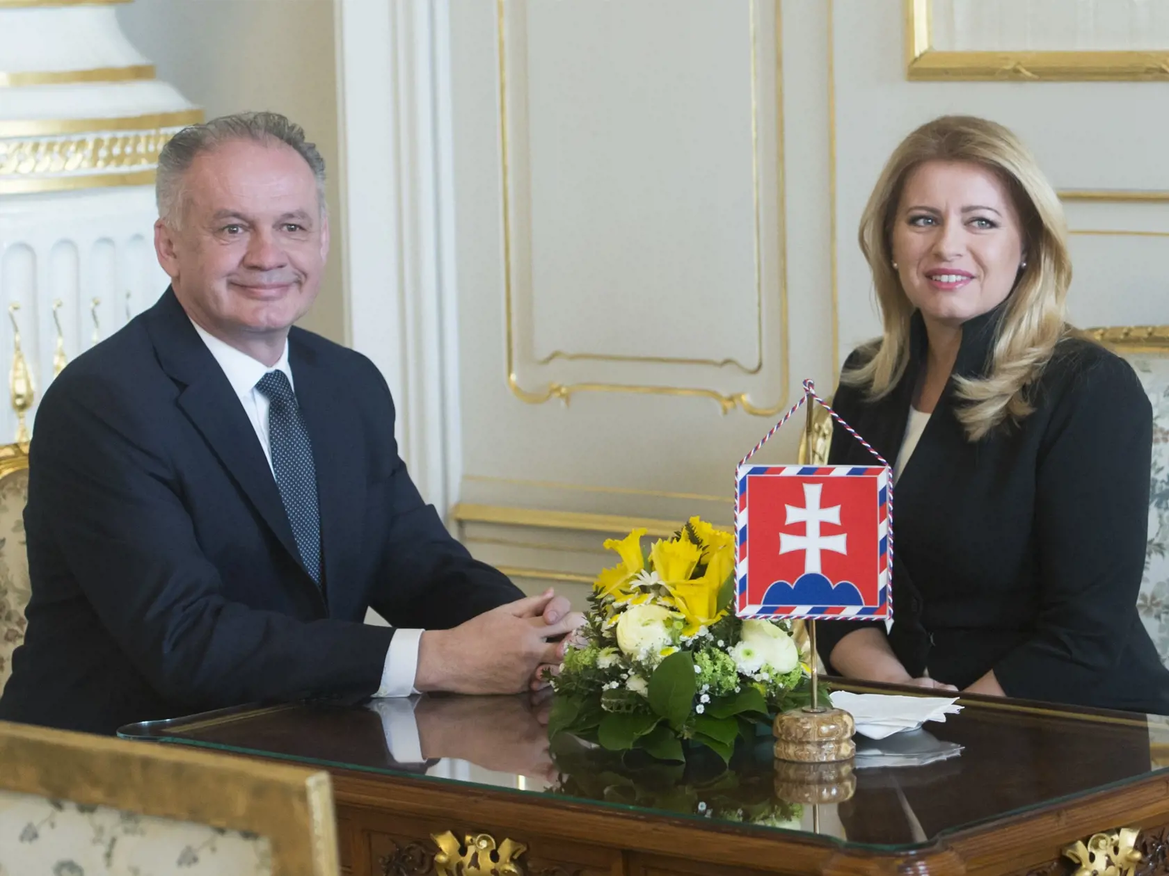 Na snímke prezidentka SR Zuzana Čaputová a predseda strany Za ľudí Andrej Kiska počas stretnutia k výsledkom volieb do NR SR 3. marca 2020 v Prezidentskom paláci v Bratislave. FOTO TASR - Martin Baumann
