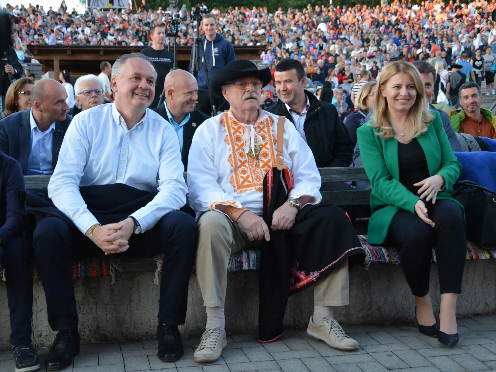 Folklórny festival vo Východnej odštartoval už po 65.krát. Festival odštartovalo famózne predstavenie Lúčnice v duchu spomienky na Štefana Nosáľa! Zavítala aj Zuzana Čaputová!