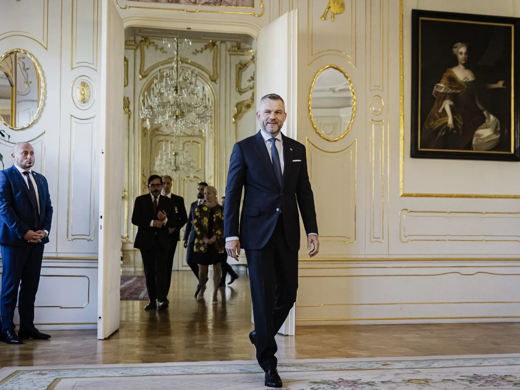 Peter Pellegrini chodieval do prezidentského paláca ako premiér, ale aj ako šéf Hlasu.