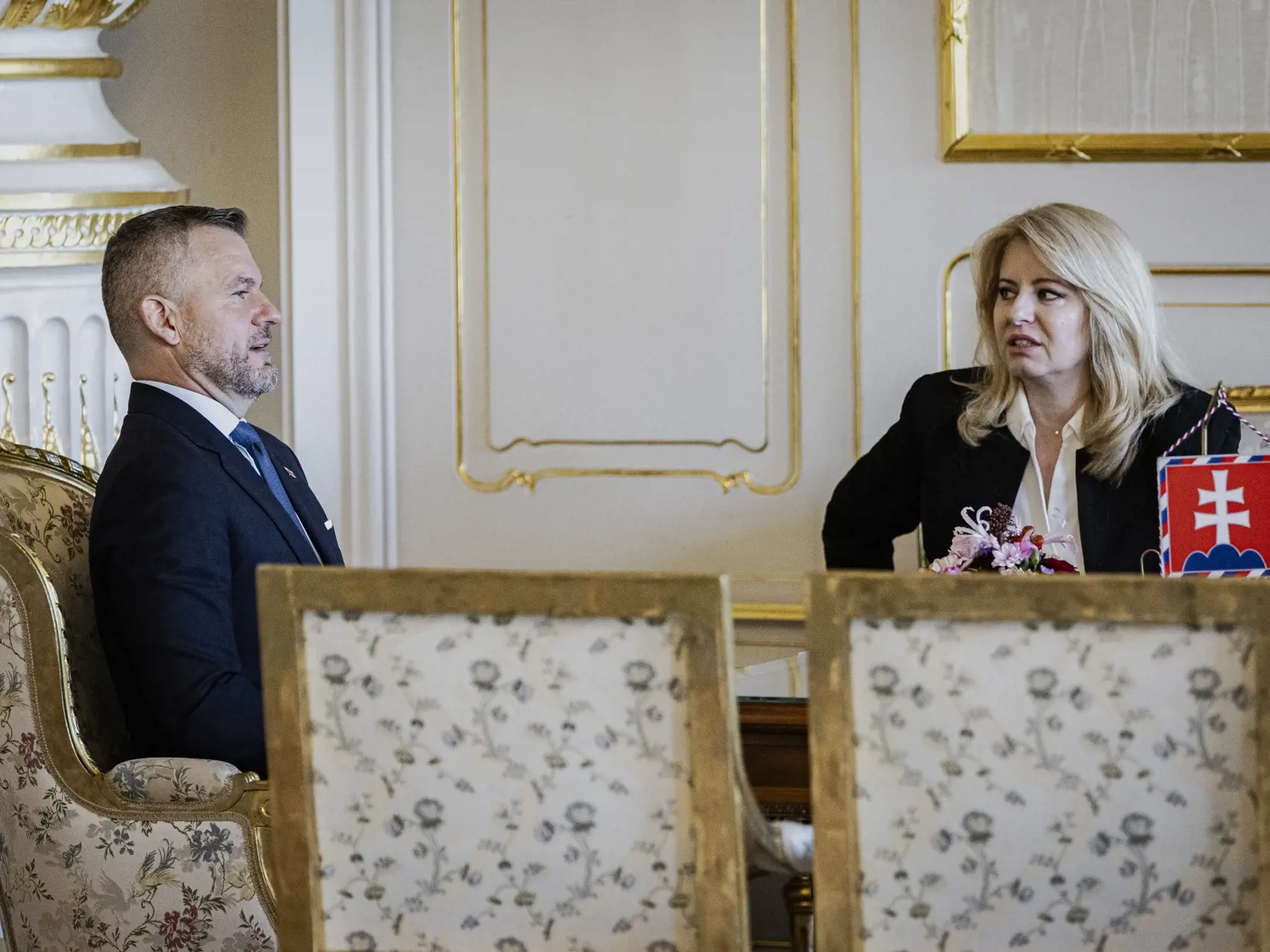 Zuzana Čaputová prijala Petra Pellegriniho na základe výsledkov predčasných parlamentných volieb v prezidentskom paláci.