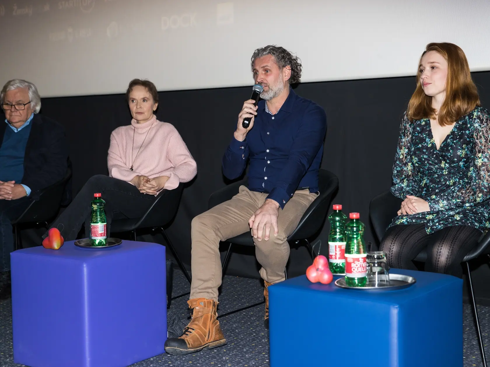 Kameraman Ján Ďuriš, Petra Vančíková-Kolevská, René Štúr a Valéria Frištik.