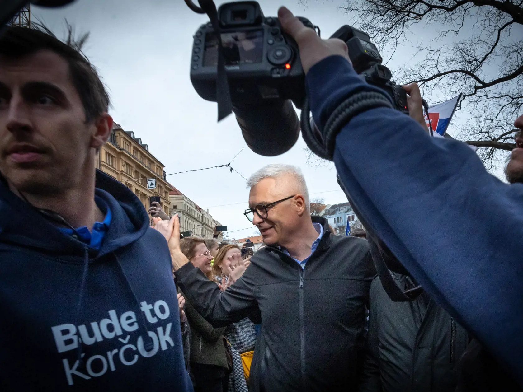 Spojme sa, Slovensko! Záverečný míting Ivana Korčoka, kandidáta na prezidenta Slovenskej republiky na Námestí SNP v Bratislave, pred druhým kolom volieb, v ktorom si zmeria sily s protikandidátom Petrom Pellegrinim. Na snímke je Ivan Korčok.