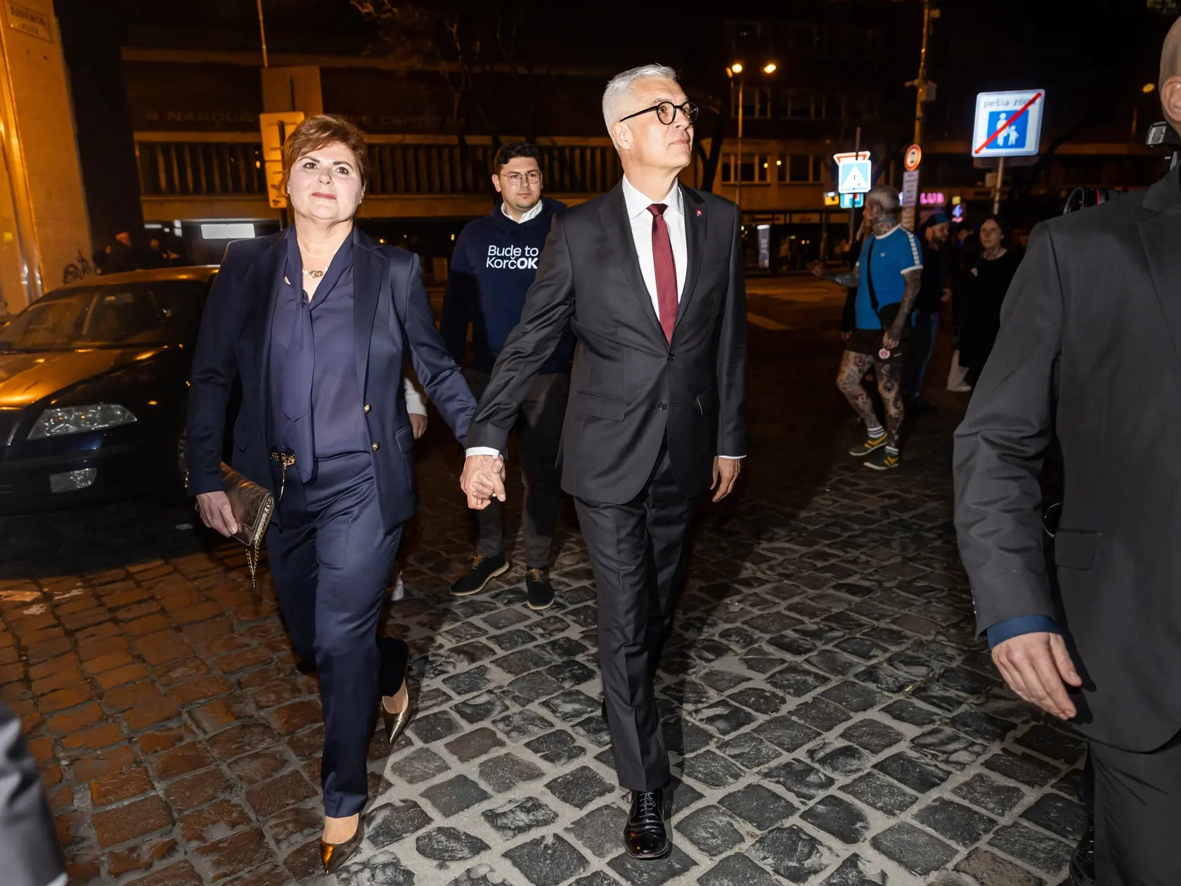 Prezidentský kandidát Ivan Korčok prichádza do svojej volebnej centrály v Bratislave. 