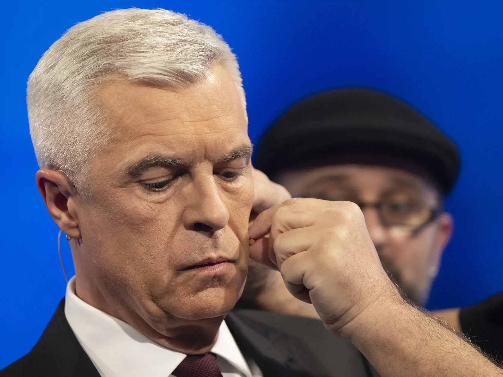 Na snímke prezidentský kandidát Ivan Korčok pred začiatkom poslednej diskusie pred 2. kolom volieb v budove RTVS v stredu 3. apríla 2024 v Bratislave. FOTO TASR - Martin Baumann