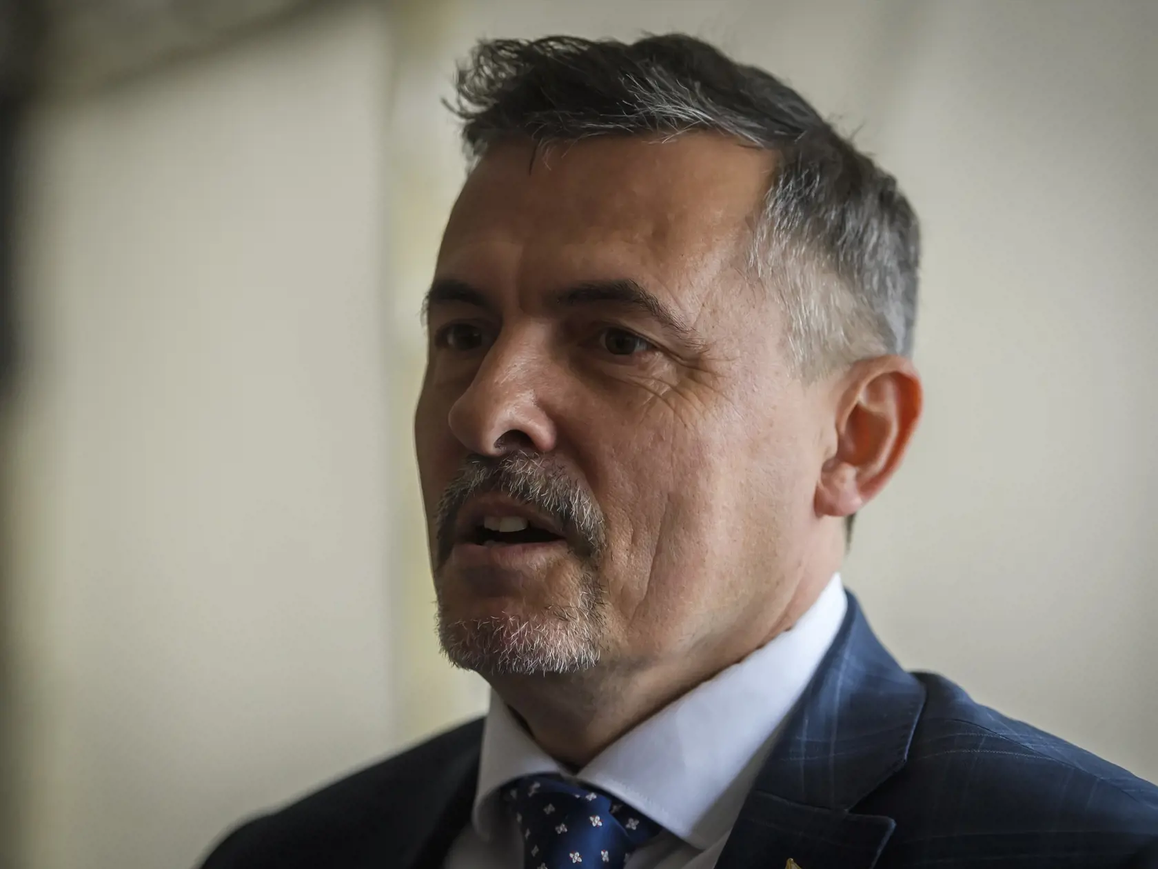 Machala sa zastal svojej šéfky a Kollárovi poriadne naložil.