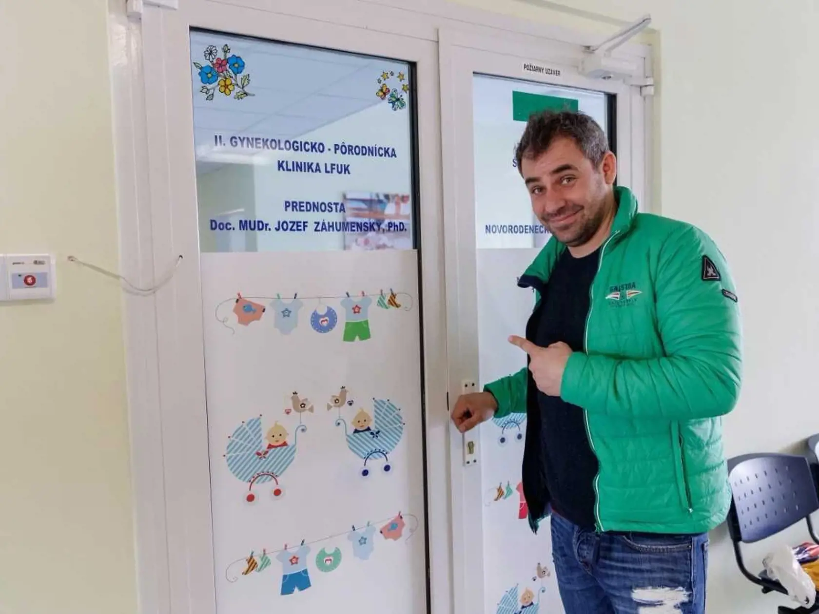 Filip v utorok doobeda išiel do nemocnice pozrieť svoje dve lásky.