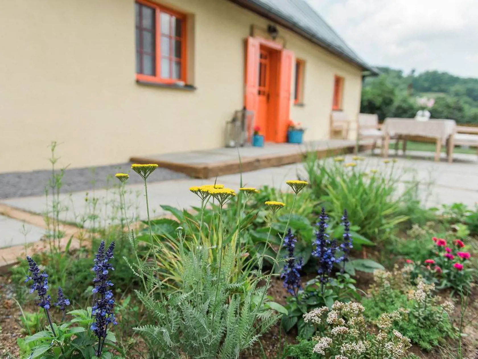Oranžová, Modrá, Zelená a Biela v Nebi - to sú štyri „zachránené“ chalúpky, ktoré sa druhýkrát narodili a dnes sú prístupné turistom i domácim.