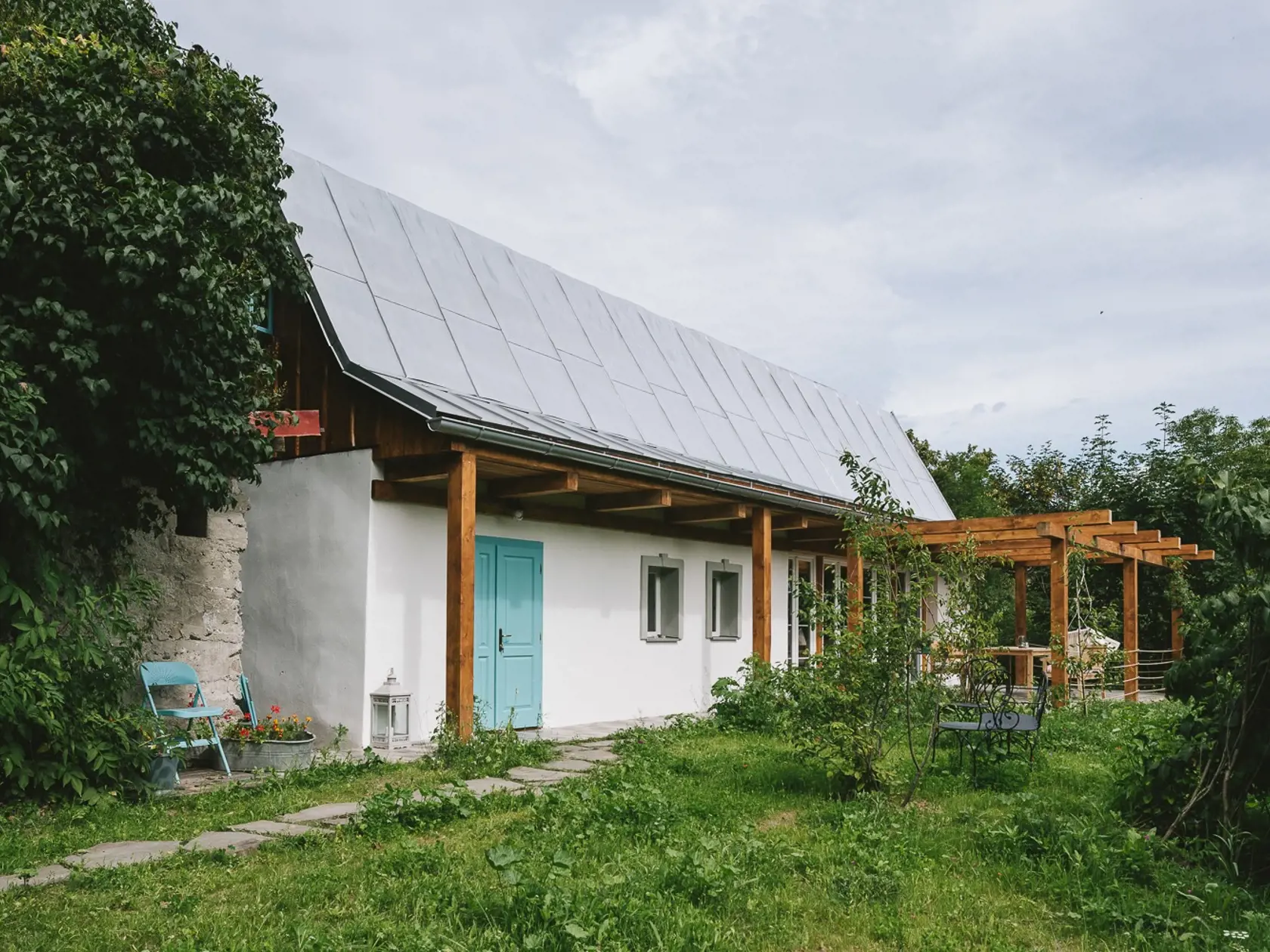 Oranžová, Modrá, Zelená a Biela v Nebi - to sú štyri „zachránené“ chalúpky, ktoré sa druhýkrát narodili a dnes sú prístupné turistom i domácim.
