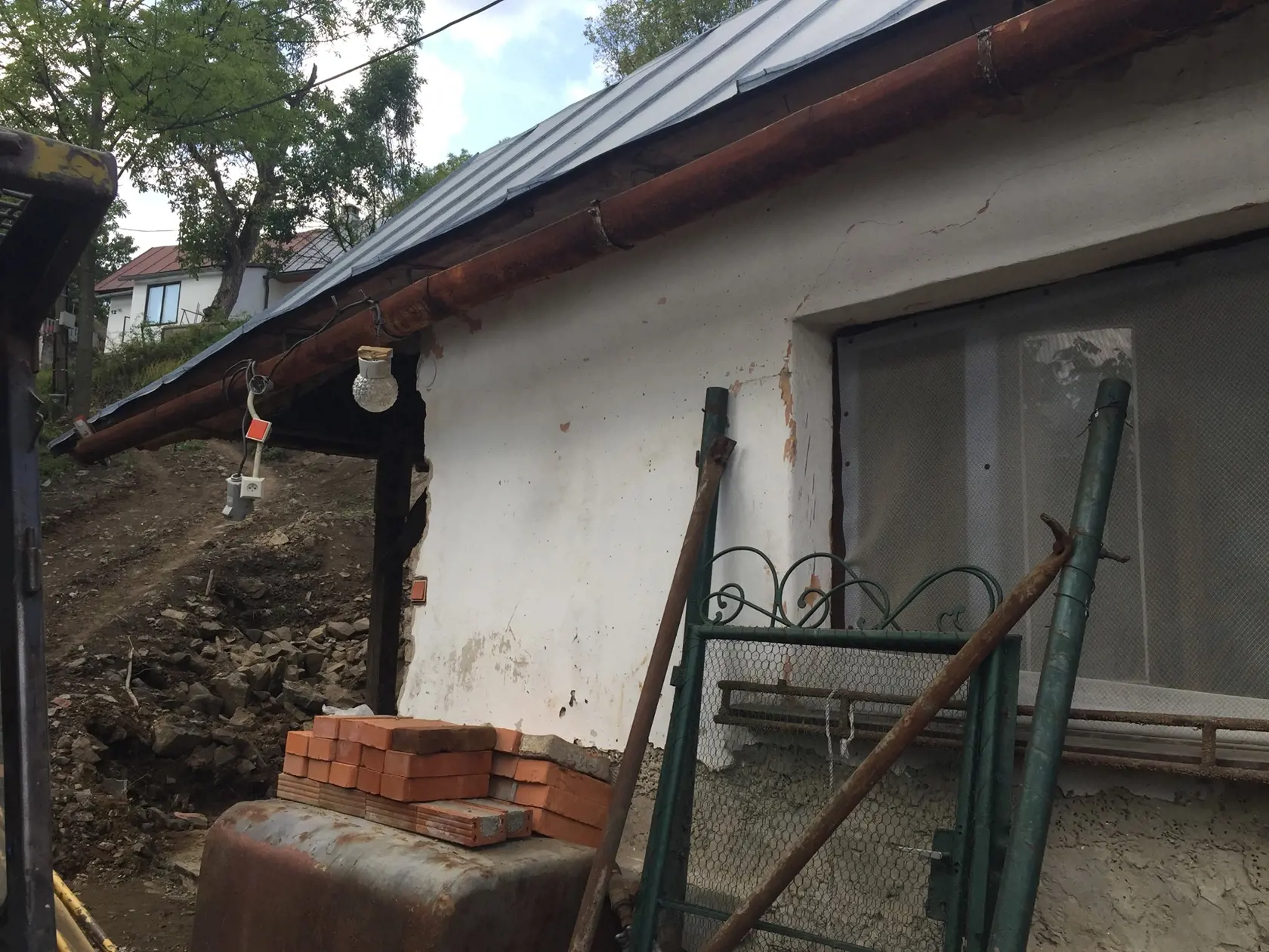Oranžová, Modrá, Zelená a Biela v Nebi - to sú štyri „zachránené“ chalúpky, ktoré sa druhýkrát narodili a dnes sú prístupné turistom i domácim.