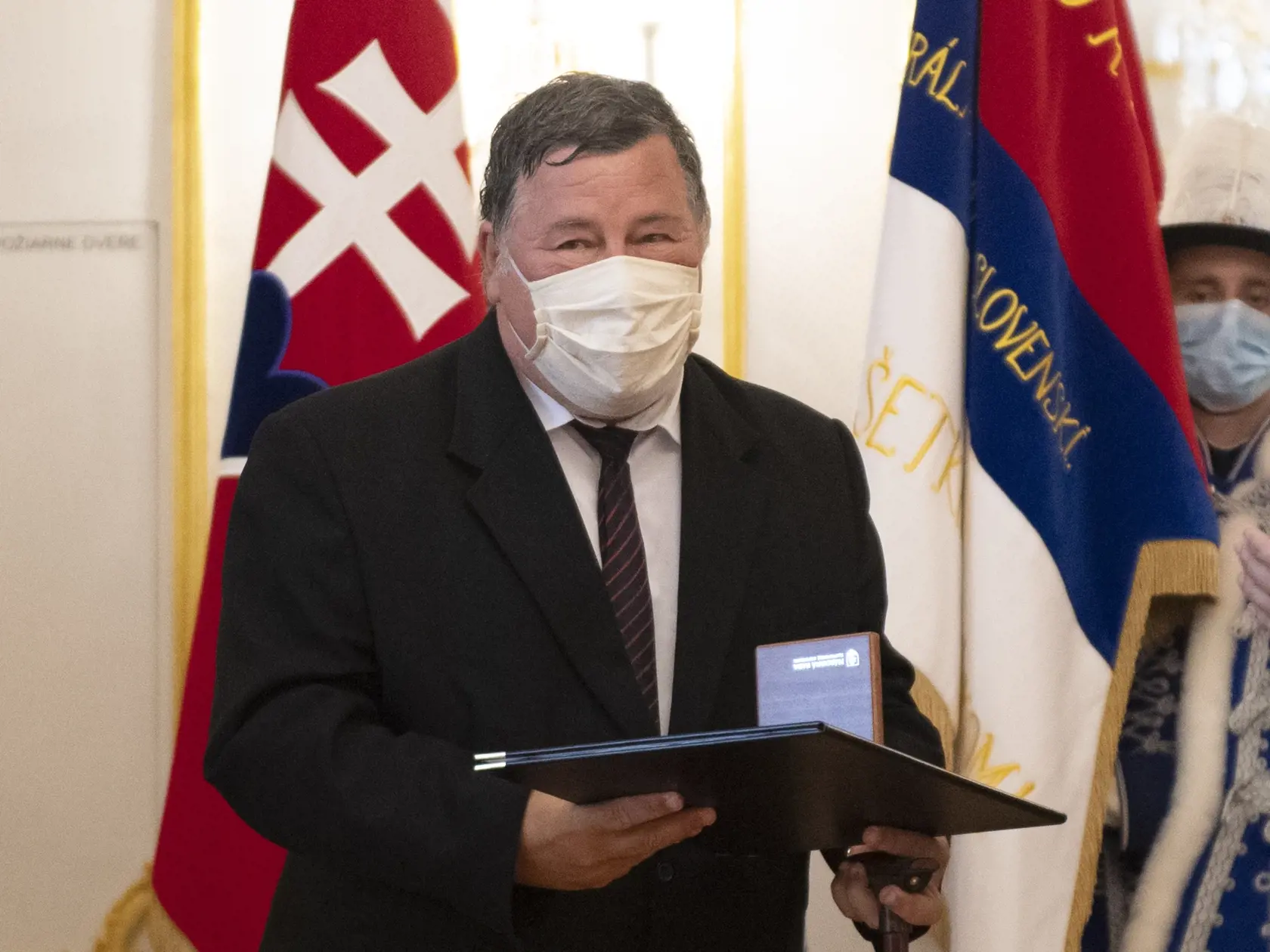Na snímke ocenený laureát lekár Vladimír Krčméry  počas odovzdávania štátnej ceny Jozefa Miloslava Hurbana v reprezentačných priestoroch Bratislavského hradu 1. septembra 2020 v Bratislave. FOTO TASR - Pavel Neubauer	


