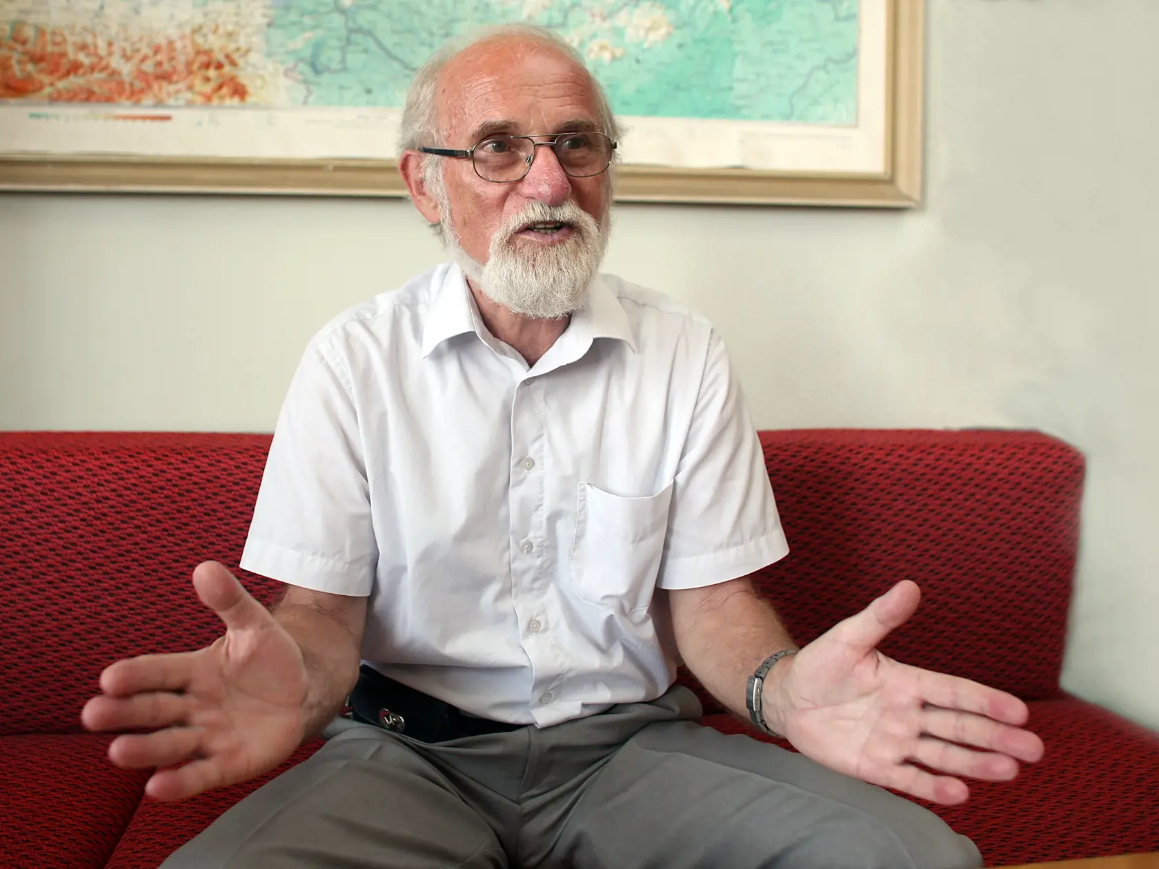 Ako upozornil, vyššie zvýšenie teploty znamená totálne zmeny v biosfére a má vplyv aj na sociálnu a ekonomickú sféru, čo by si vyžadovalo množstvo finančných prostriedkov.