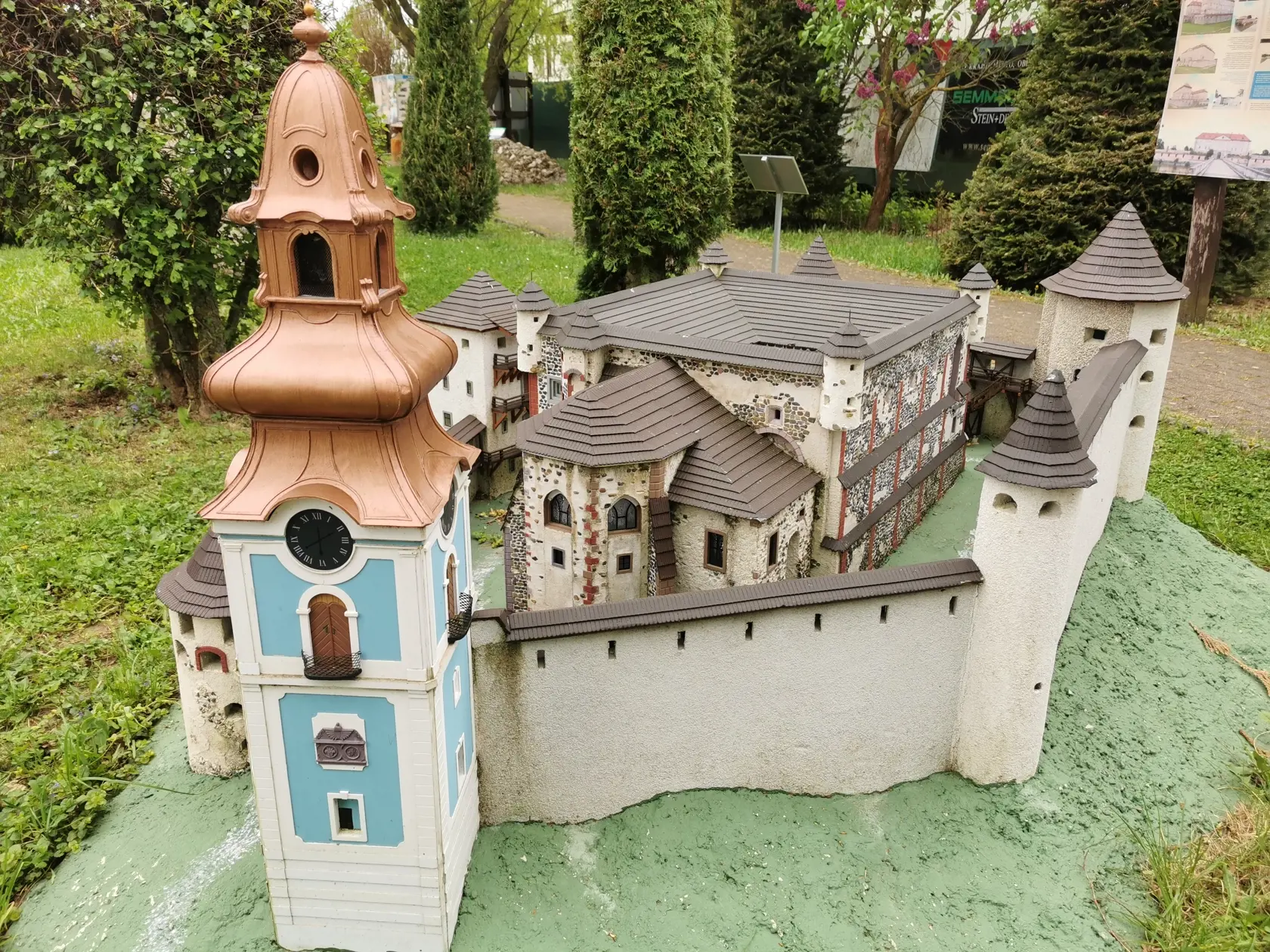 Starý zámok v Banskej Štiavnici. Ide o mestský hrad, ktorý vznikol na prelome 15. a 16. storočia.