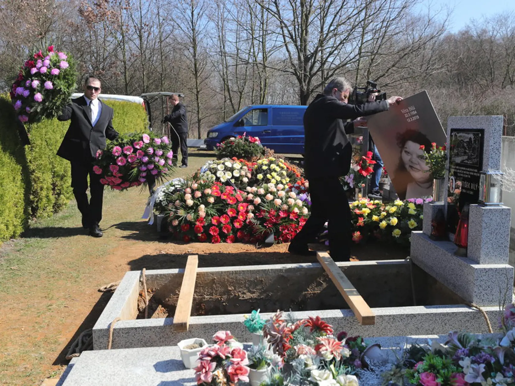 Hrob zosnulej speváčky Věry Bílej (†64).