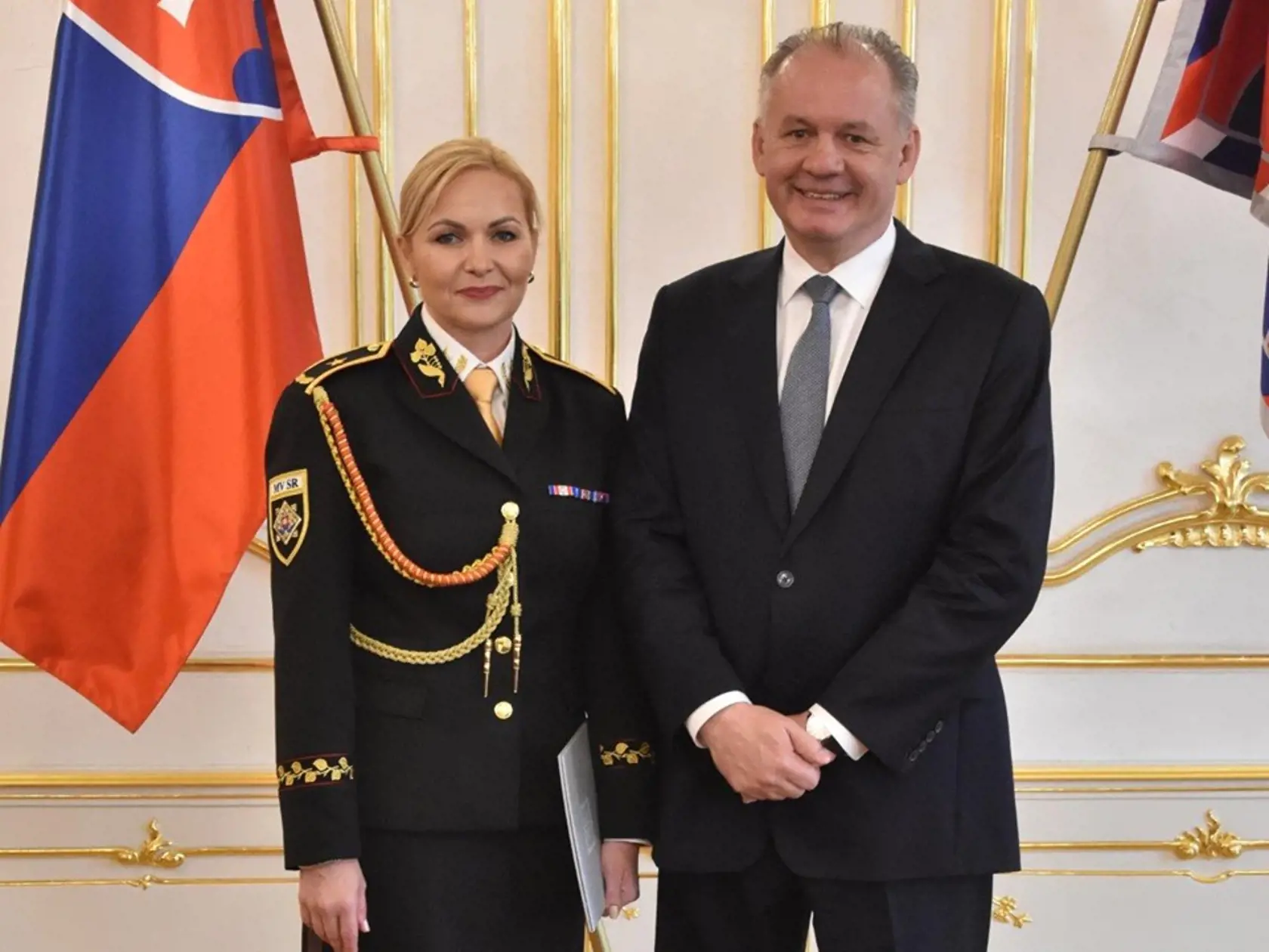 Podľa exkluzívnych zistení denníka Plus JEDEN DEŇ bude novou policajnou prezidentkou Jana Maškarová, ktorá už v minulosti pracovala ako policajná viceprezidentka. Počas vlád Igora Matoviča a Eduarda Hegera sa jej meno spomínalo vo viacerých kauzách a dokonca bola vypovedať na NAKA v kauze Očistec. Do úradu by mala nastúpiť už budúci pondelok.