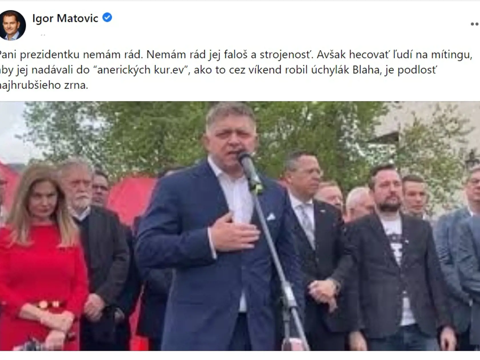 "Hecovať ľudí na mítingu, aby jej nadávali do “amerických kur.ev”, ako to cez víkend robil úchylák Blaha, je podlosť najhrubšieho zrna," napísal šéf vládneho OĽaNO Igor Matovič.