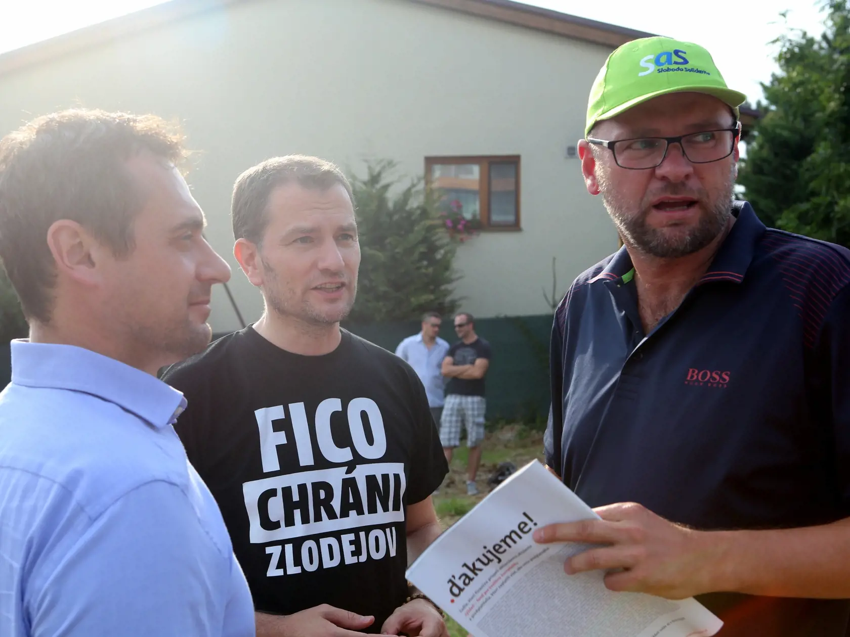 Igor Matovič a Richard Sulík chodili spolu protestovať pred komplex Bonaparte, kde býval Robert Fico u daňového podvodníka Ladislava Bašternáka.