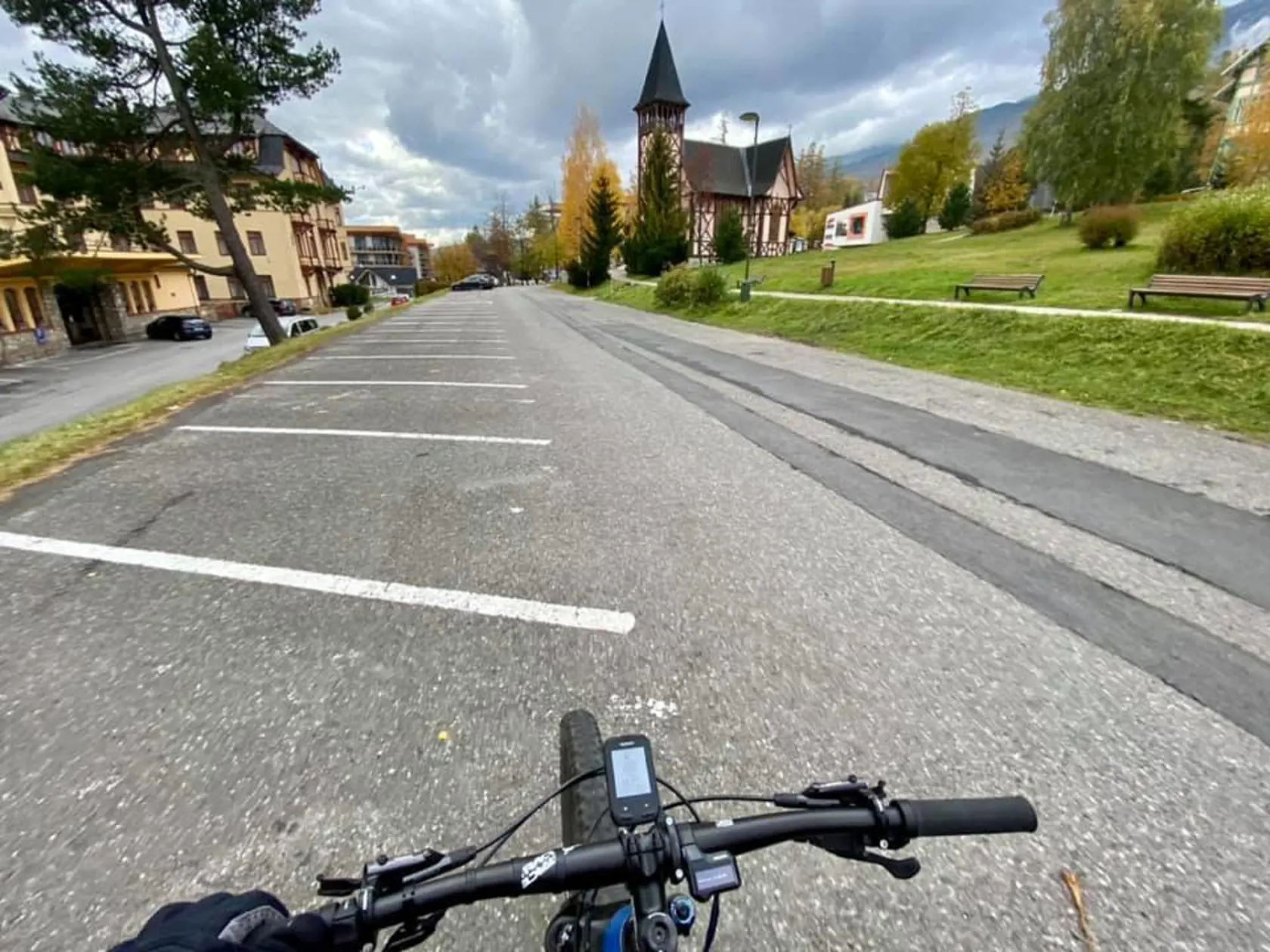 Starý Smokovec - korzo bez turistov.