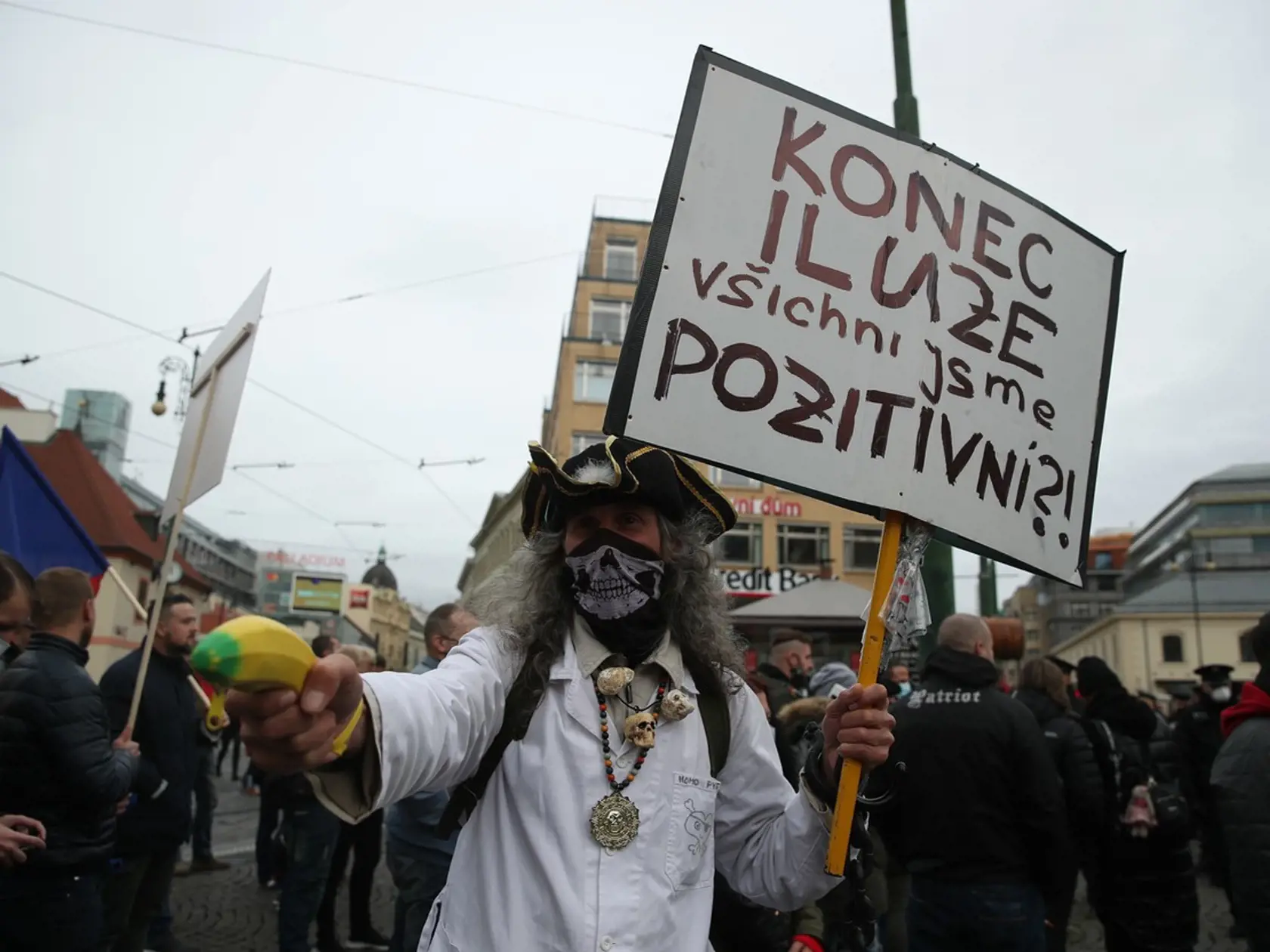 V Prahe sa koná protest proti opatreniam, ktoré zaviedla vláda.