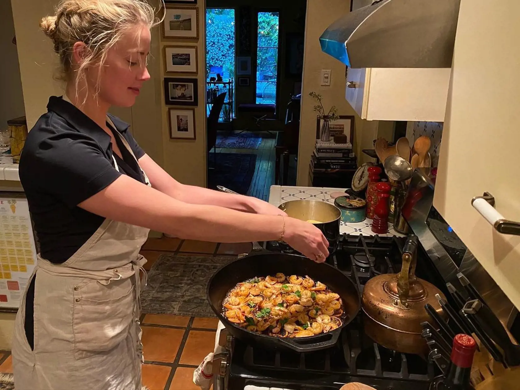 Od jedného z najsledovanejších súdnych procesov na svete uplynul už nejaký ten piatok a odvtedy sa o exmanželke Johnnyho Deppa, Amber Heard, moc nepísalo.
