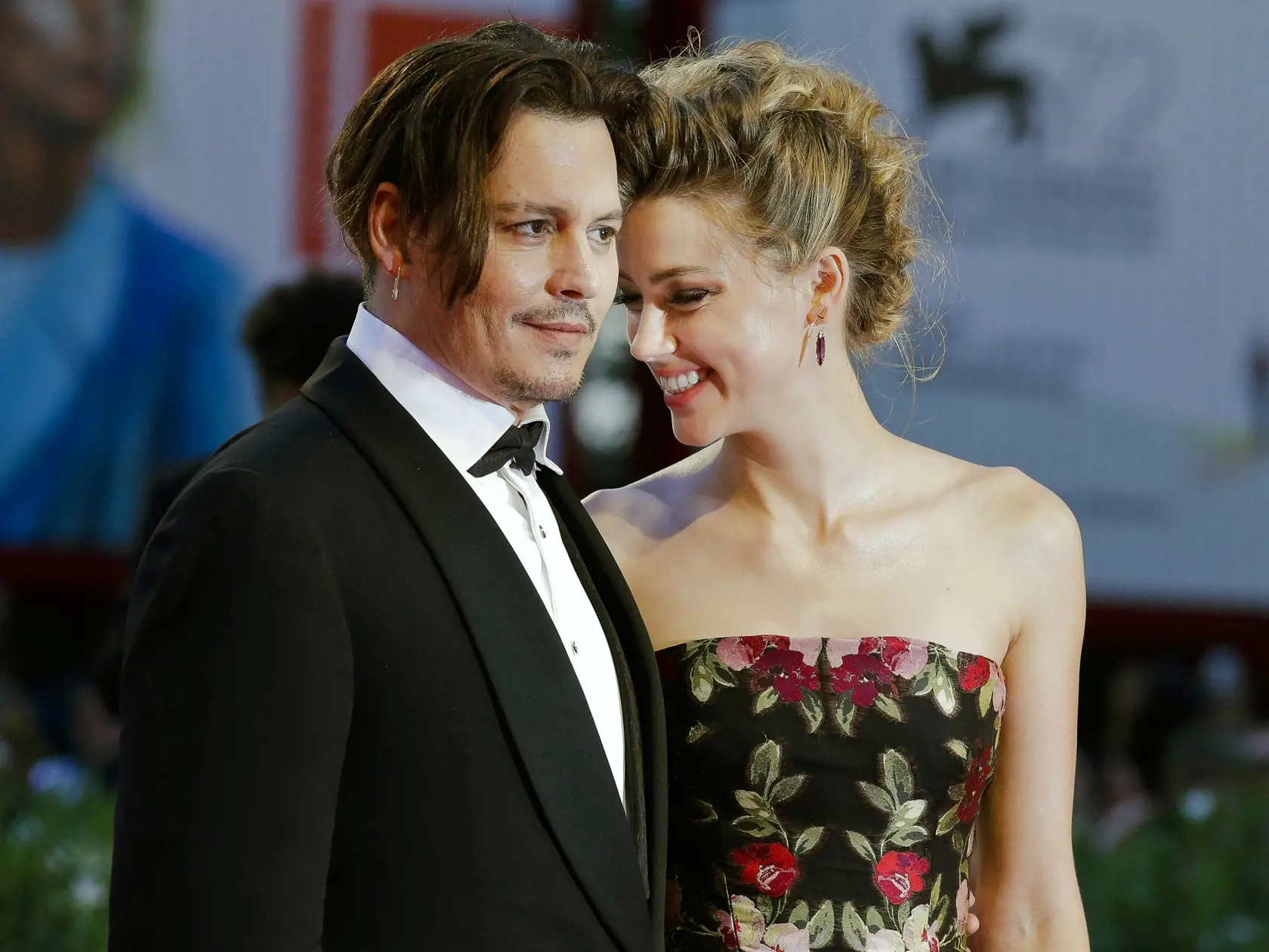Herečka Amber Heard (37) si prešla turbulentným obdobím. Po vyostrenom súdnom spore s jej ex-manželom Johnnym Deppom dala Hollywoodu zbohom a presťahovala sa do Európy.