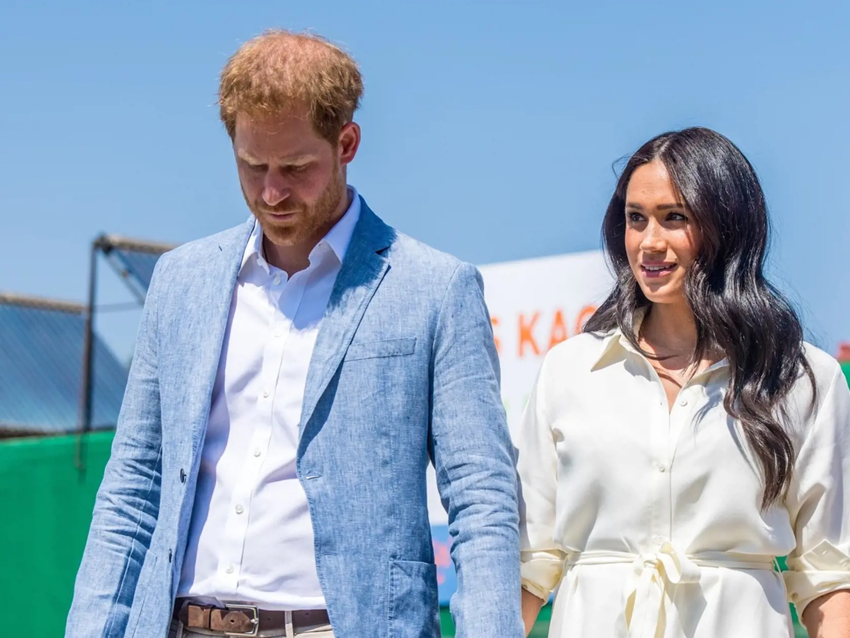 Pozícia Meghan a Harryho sa ešte zhoršila po vyjdení ich biografie.