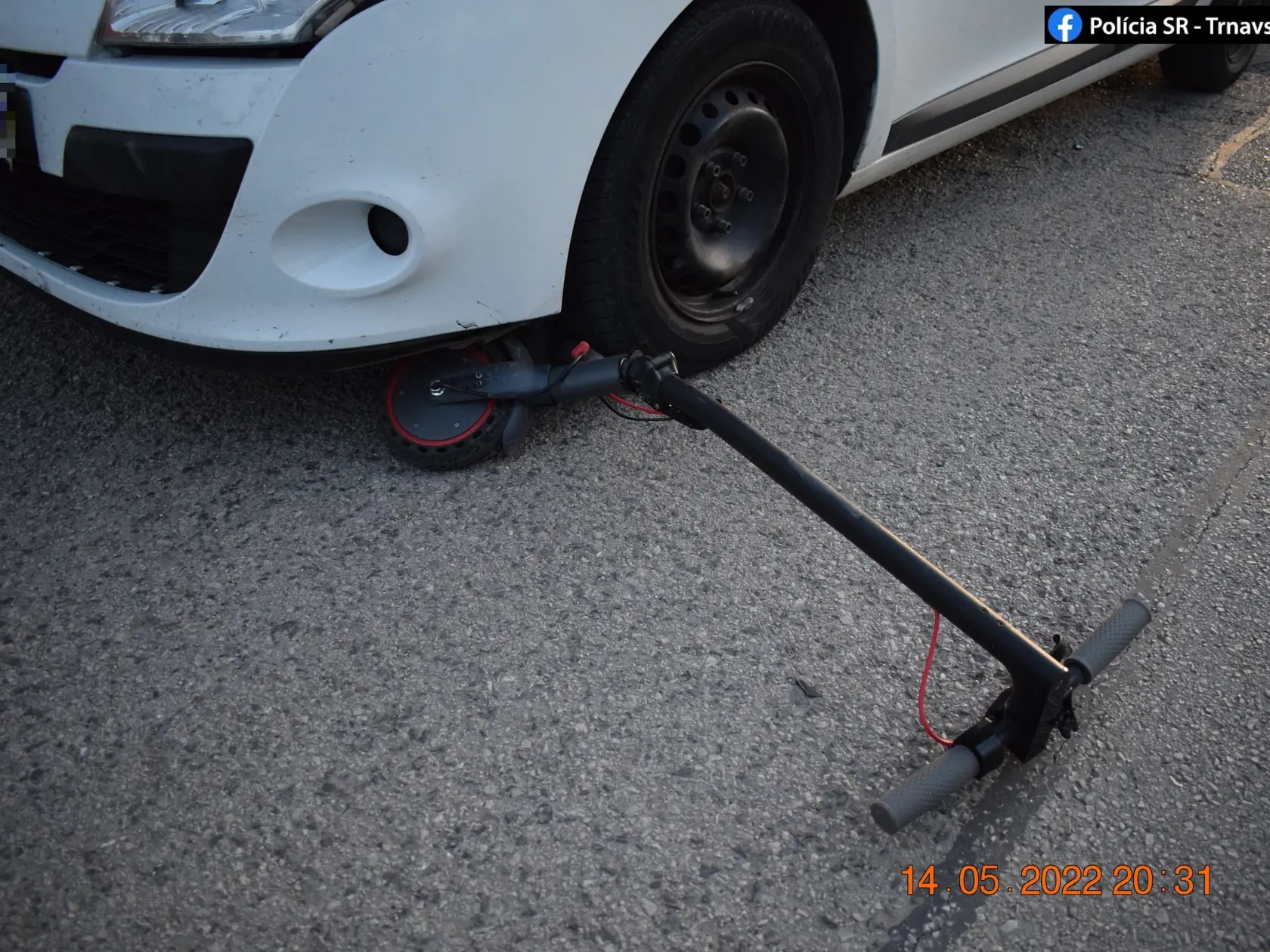 Policajti vodiča podrobili dychovej skúške, ktorá alkohol nepotvrdila.