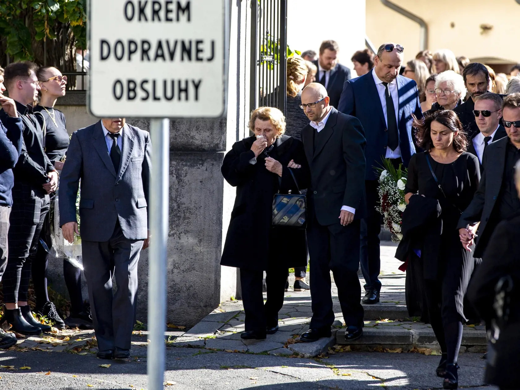 V Poprade sa konala posledná rozlúčka s Broňou Božoňovou, ktorá prišla o svoj život pri tragickej nehode na Zochovej ulici v Bratislave.