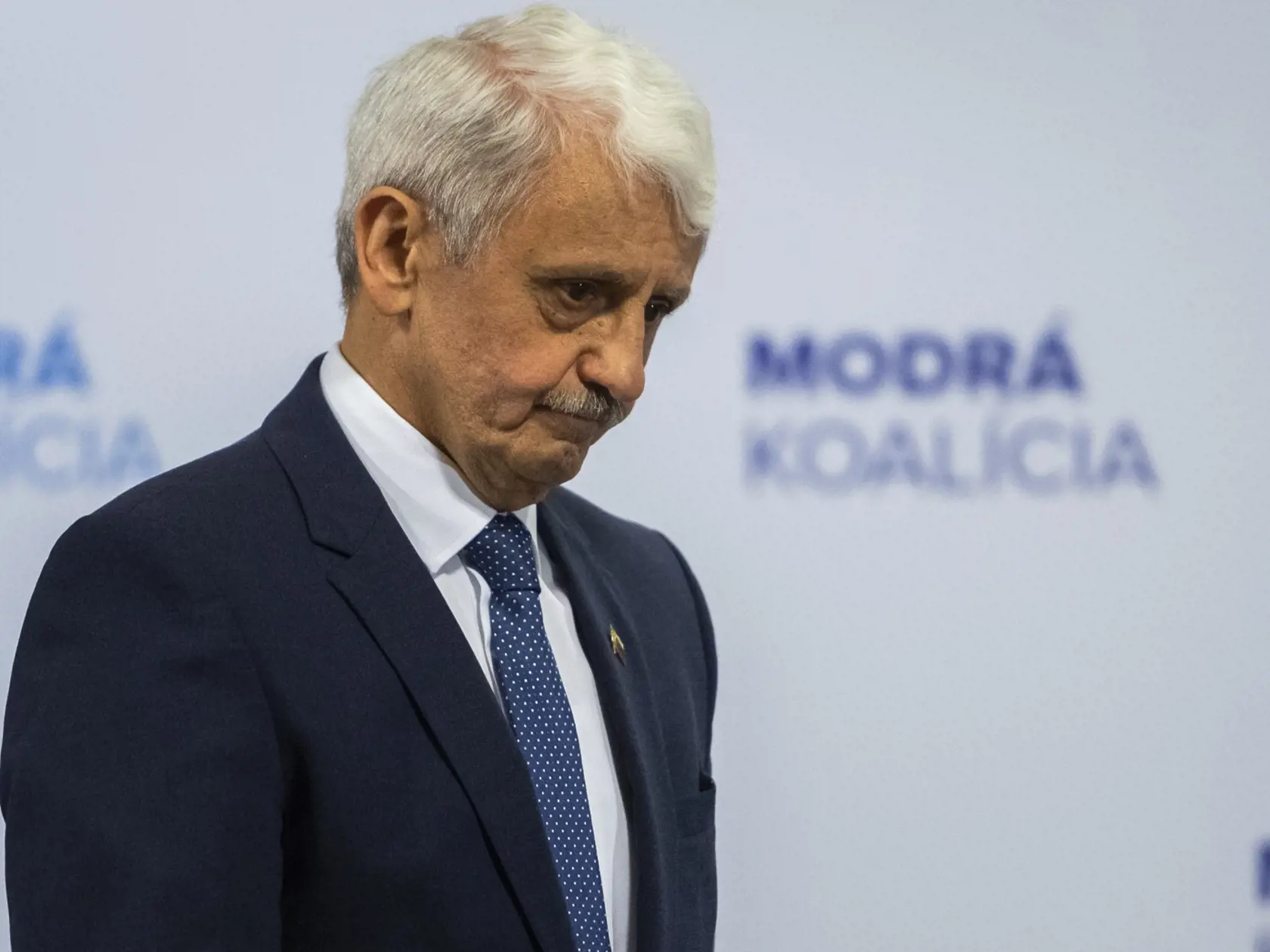 Na snímke Mikuláš Dzurinda prichádza predstaviť nový politický projekt s názvom Modrá koalícia na tlačovú konferenciu v Bratislave v piatok 27. januára 2023. FOTO TASR - Jaroslav Novák