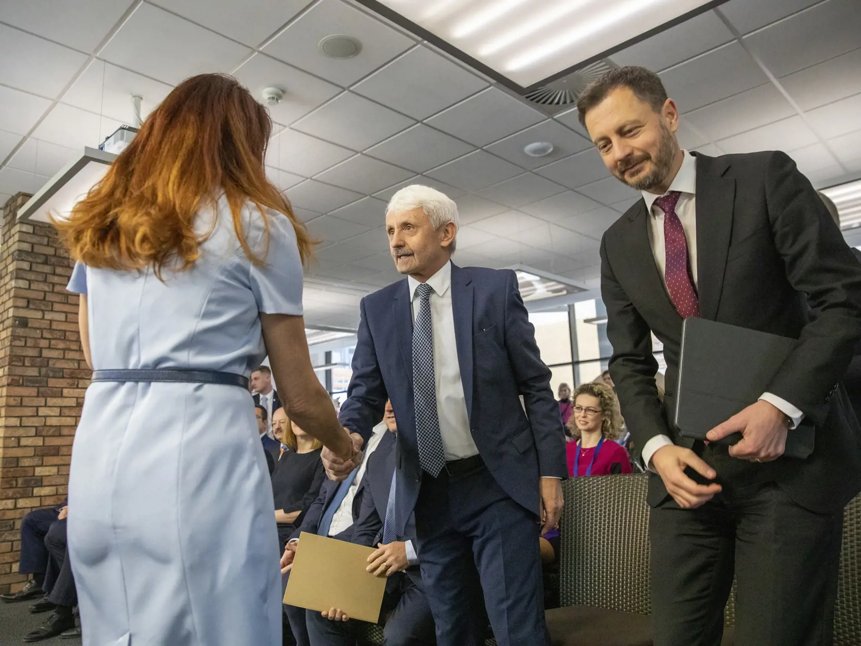 S Hegerom sa podľa slov Miroslava Kollára plánuje Modrá koalícia v dohľadnom čase zhovárať. „Máme sa stretnúť. Sme zvedaví, či pôjde do niečoho samostatného, a ak áno, budeme, samozrejme, mať záujem hovoriť o spolupráci,“ prezradil Kollár.