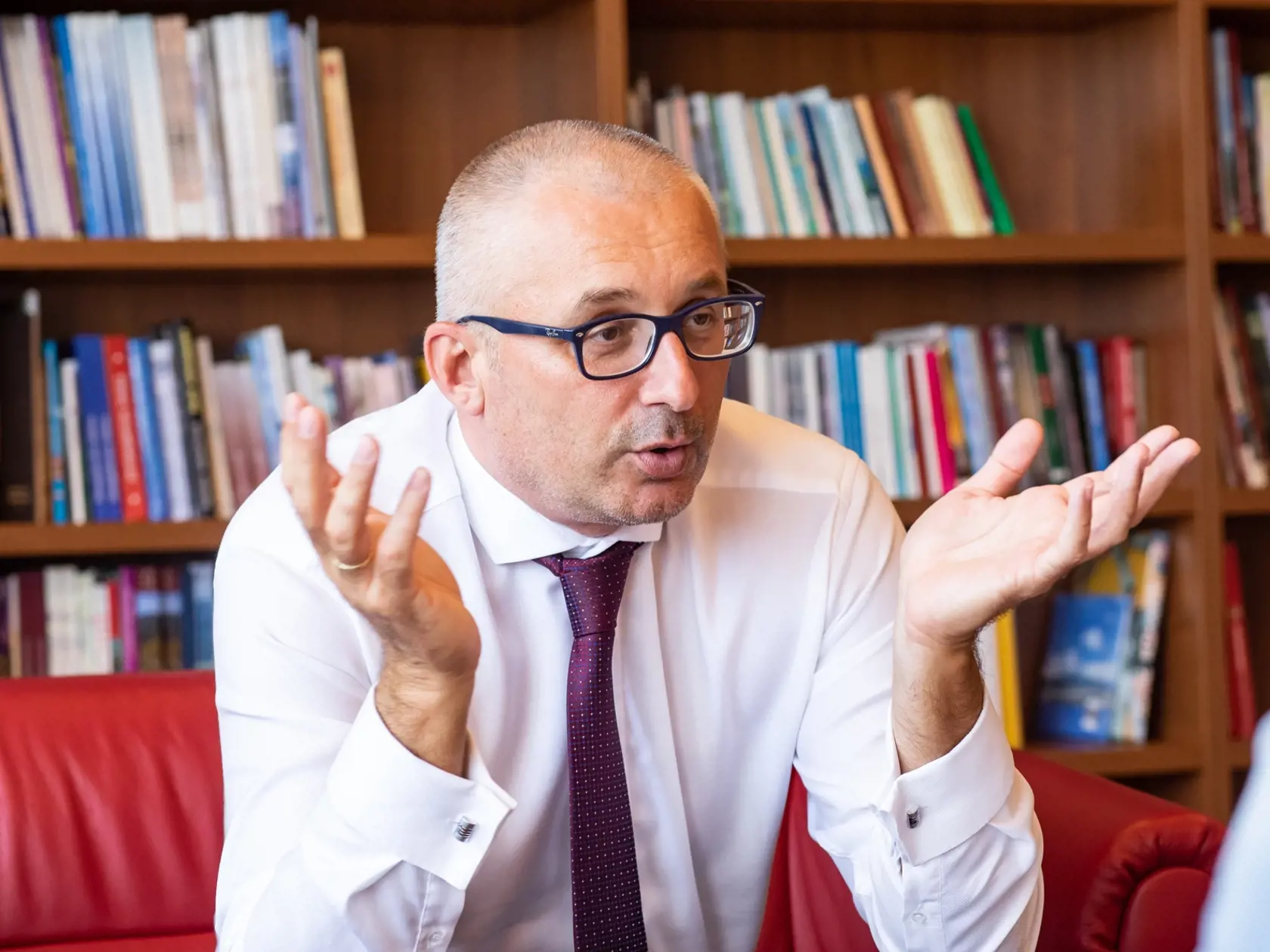 Kollár tvrdí, že o ničom nevedel, no o to viac sa sústreďuje na možnú dohodu s dočasne povereným premiérom Eduardom Hegerom (46).