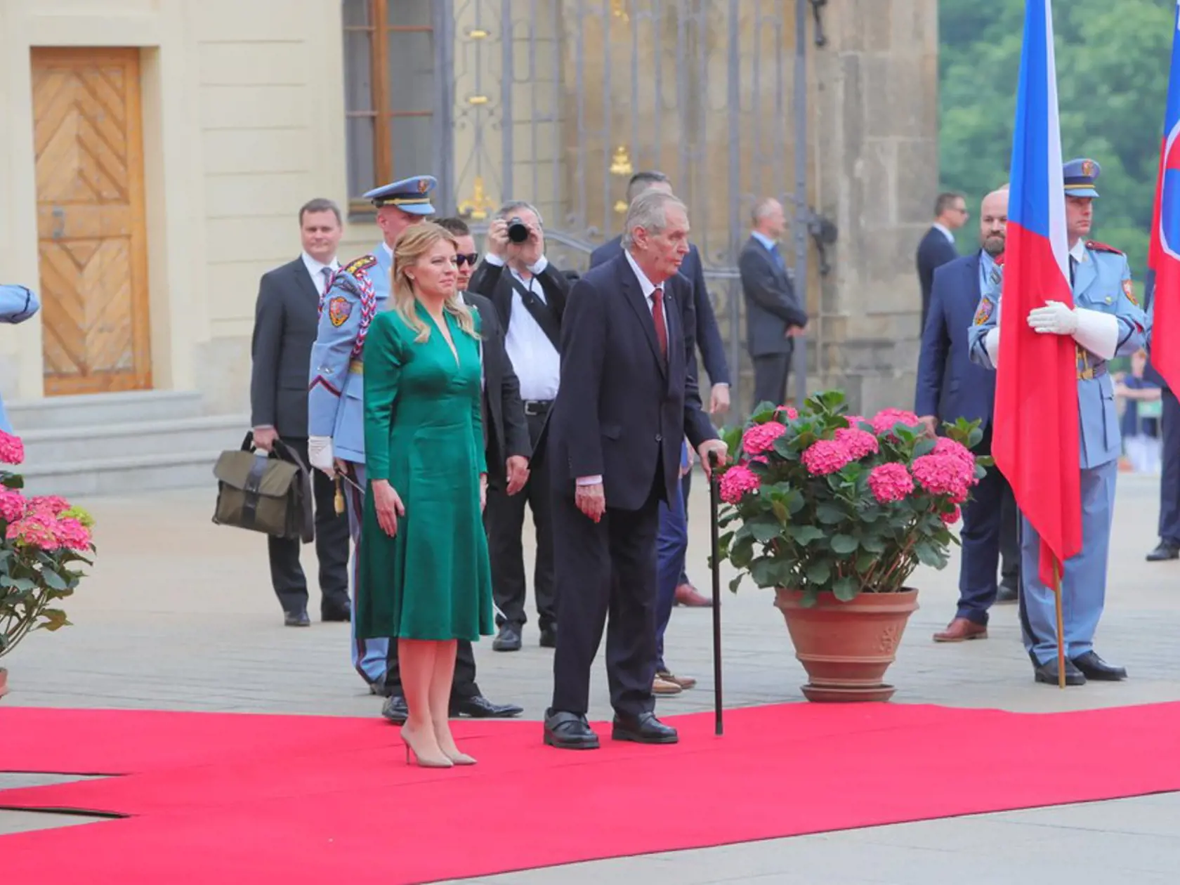 Zuzana Čaputová s Milošom Zemanom na jej prvej návšteve v Prahe.