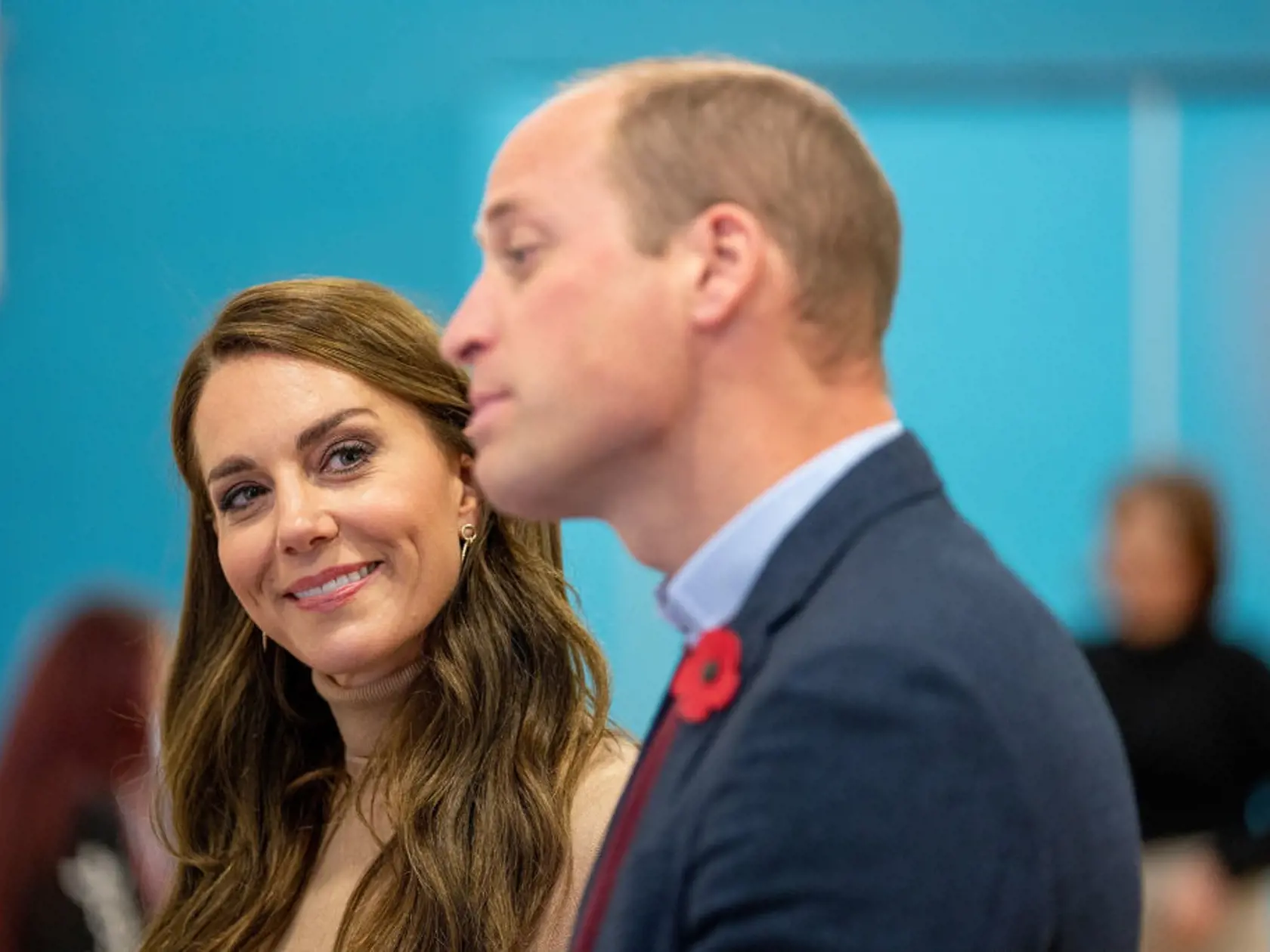 Princezná Kate oslnila v elegantnom outfite v prírodných tónoch.