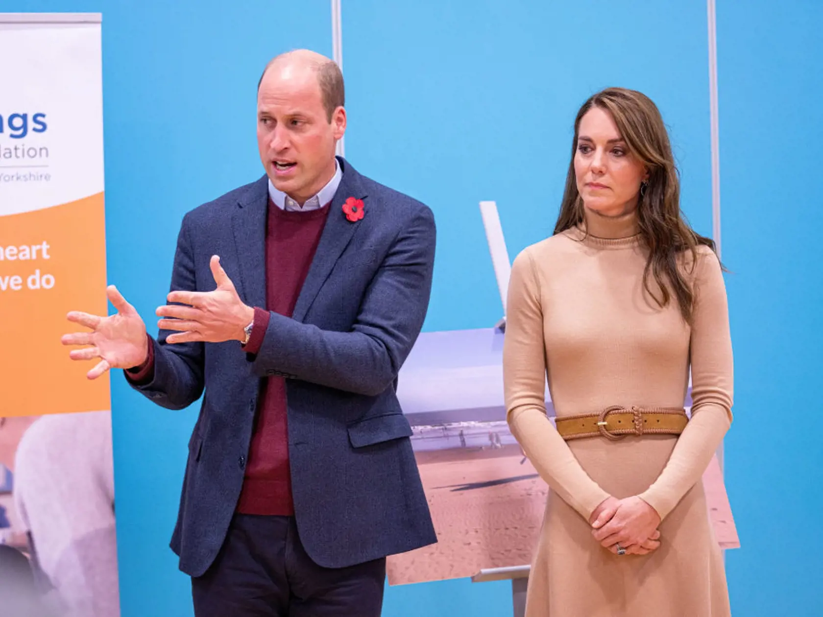 Princezná Kate oslnila v elegantnom outfite v prírodných tónoch.
