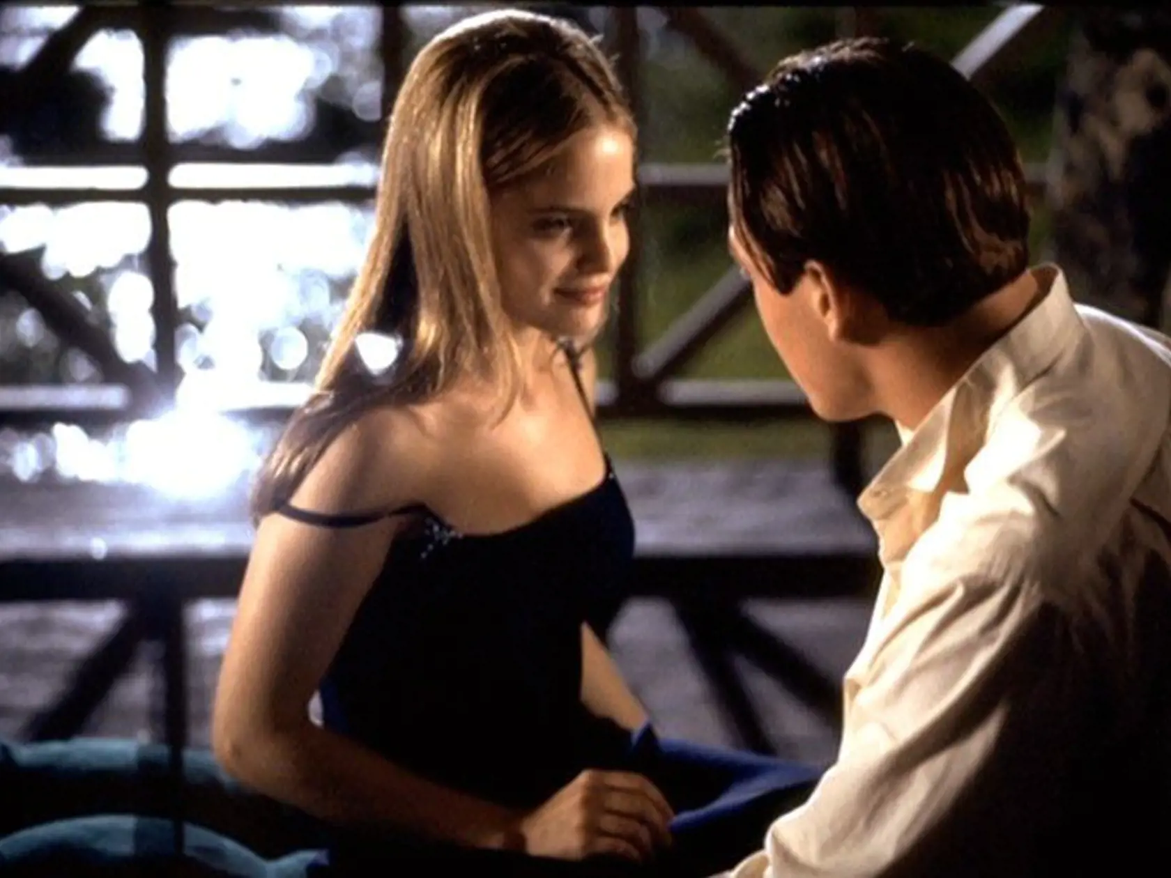 Mena Suvari v prvej časti Prcičiek v roku 1999.