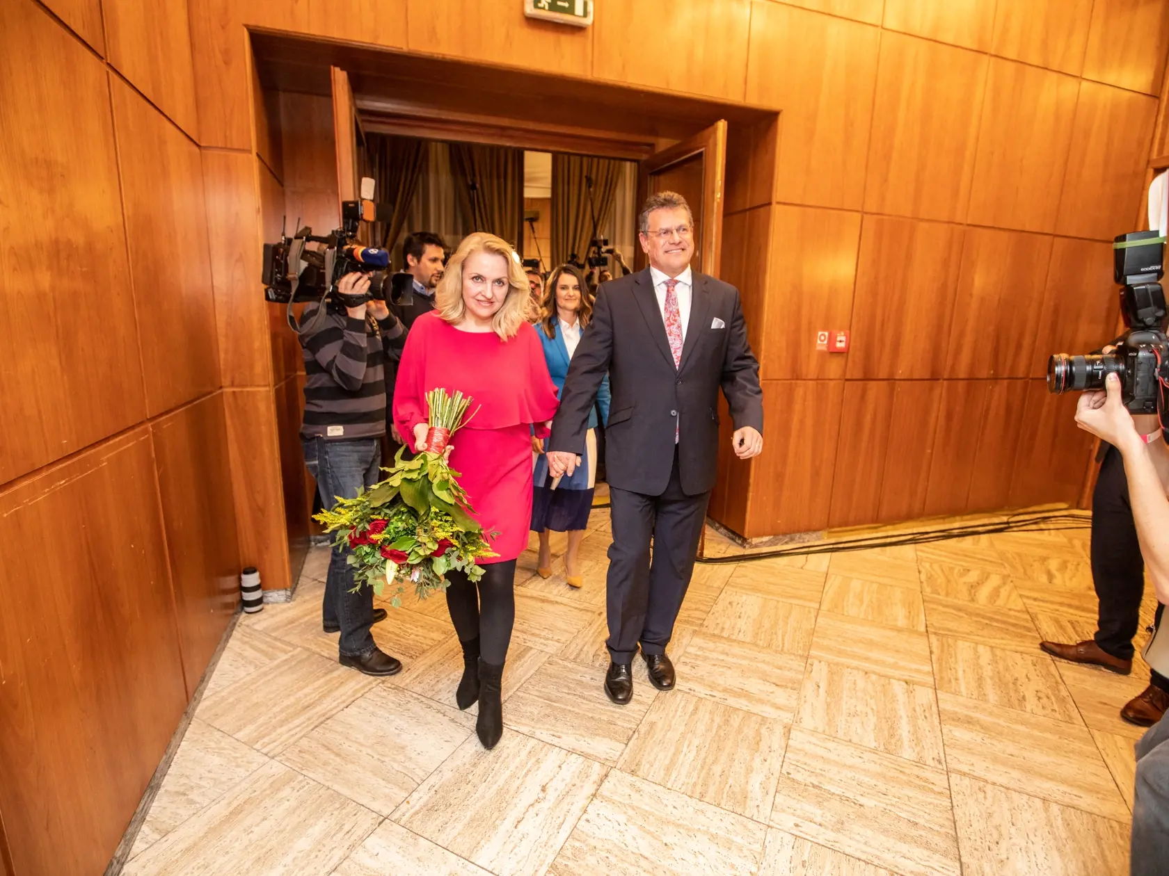 Volebná noc v centrále Maroša Šefčoviča 