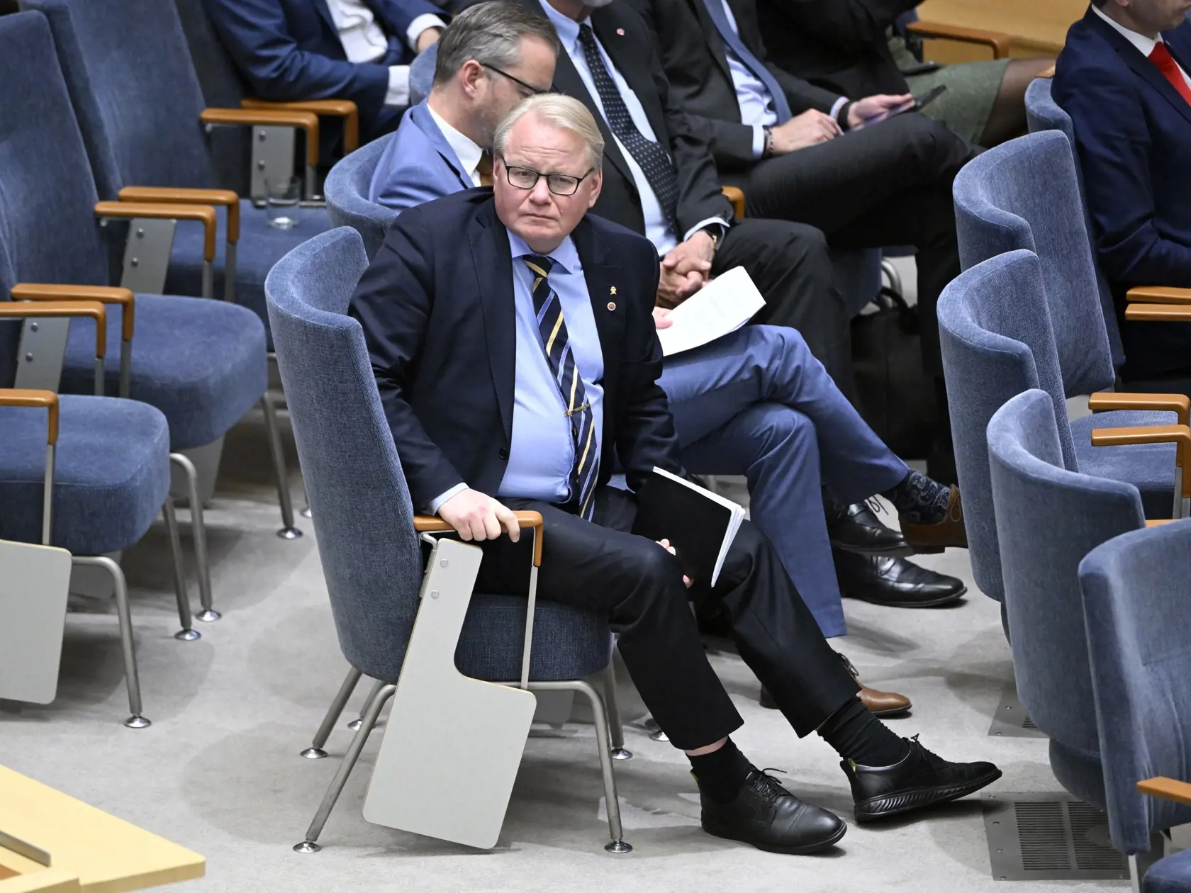 JB 42 Stockholm - Švédsky minister obrany Peter Hultqvist počas debaty v parlamente v Stockholme 16. mája 2022. Poslanci švédskeho parlamentu budú diskutovať o rozhodnutí vlády podať žiadosť o členstvo v NATO. FOTO TASR/AP

Swedish Defence Minister Peter Hultqvist attends the parliamentary debate on a Swedish NATO membership, in, Stockholm, Monday, May 16, 2022. Finland and Sweden have signaled their intention to join NATO over Russiaâ€™s war on Ukraine and things will move fast once they formal