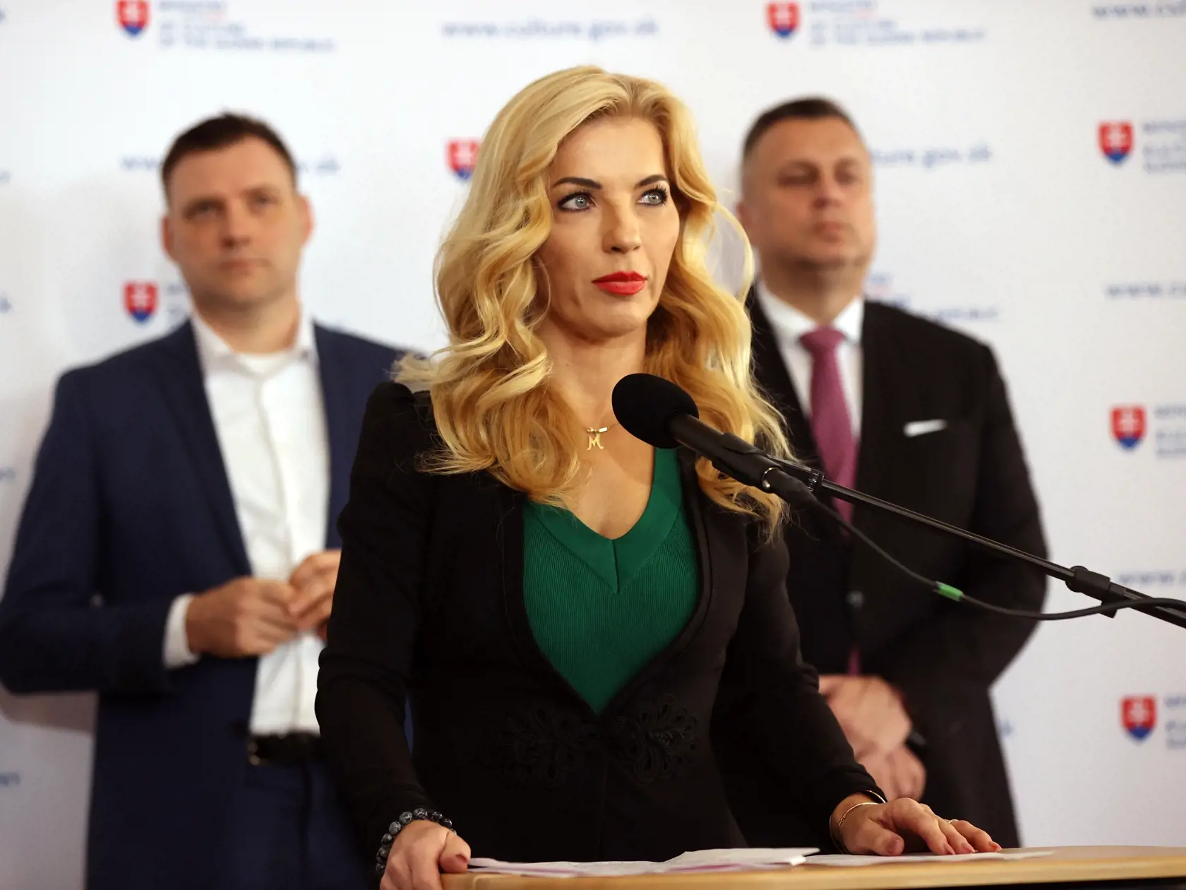 Martina Šimkovičová, Andrej Danko, Tomáš Tataba a Lukáš Machala-generálny tajomník služobného úradu MKSR.