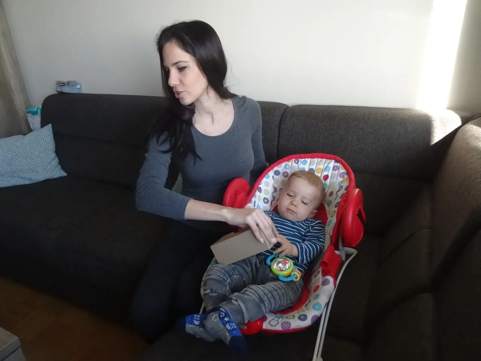 Mama Monika si želá len jedno, aby sa Alex postavil na nožičky a začal chodiť. Liek z Ameriky by túto jej túžbu splnil.