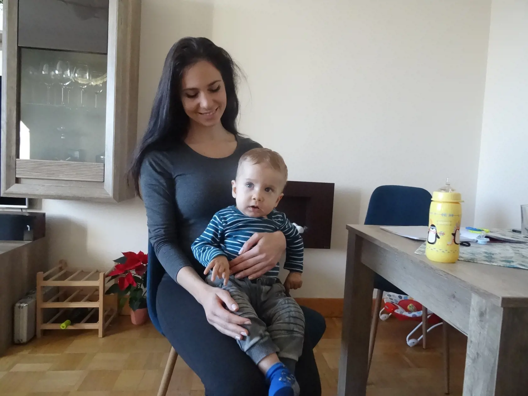 Mama Monika si želá len jedno, aby sa Alex postavil na nožičky a začal chodiť. Liek z Ameriky by túto jej túžbu splnil.