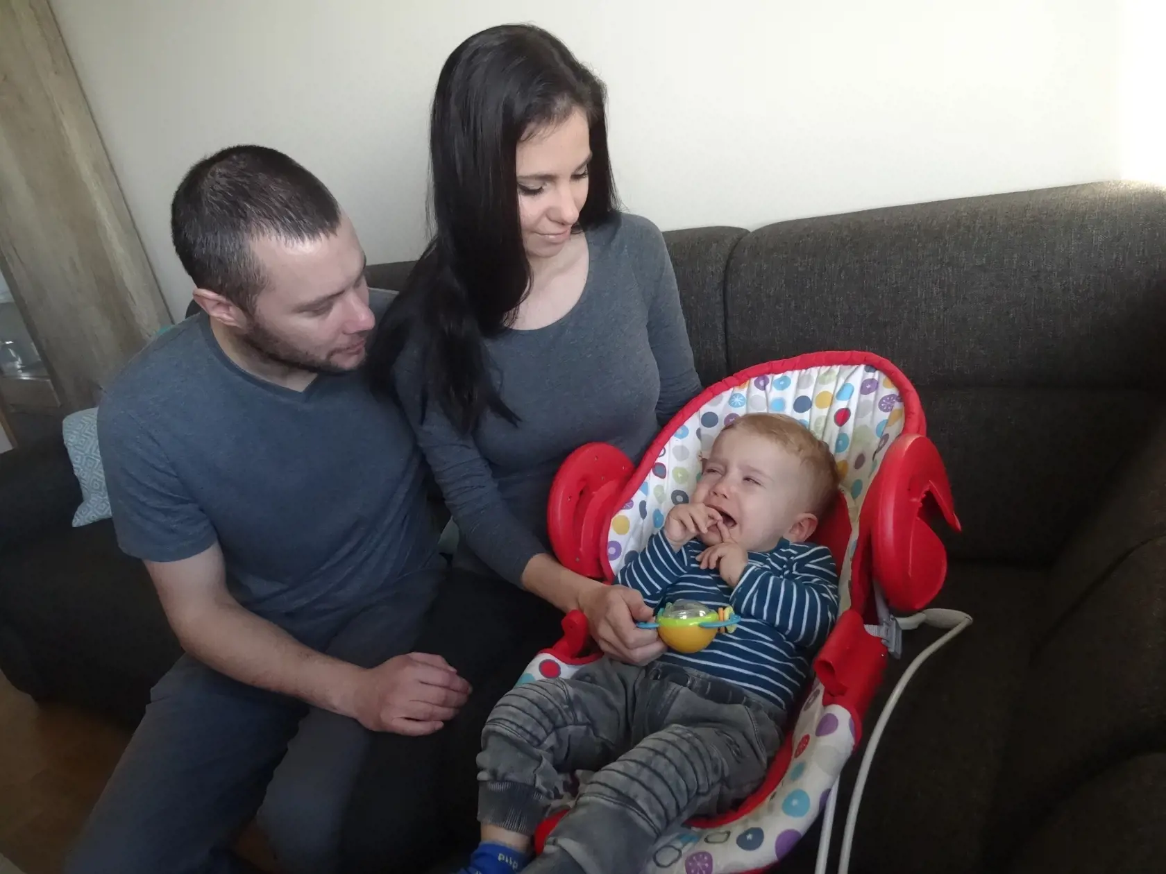 Rodičia veria, že sa im obrovskú sumu podarí dať dokopy. Liek stojí 2,1 mil. USD, je najdrahším liekom na svete.