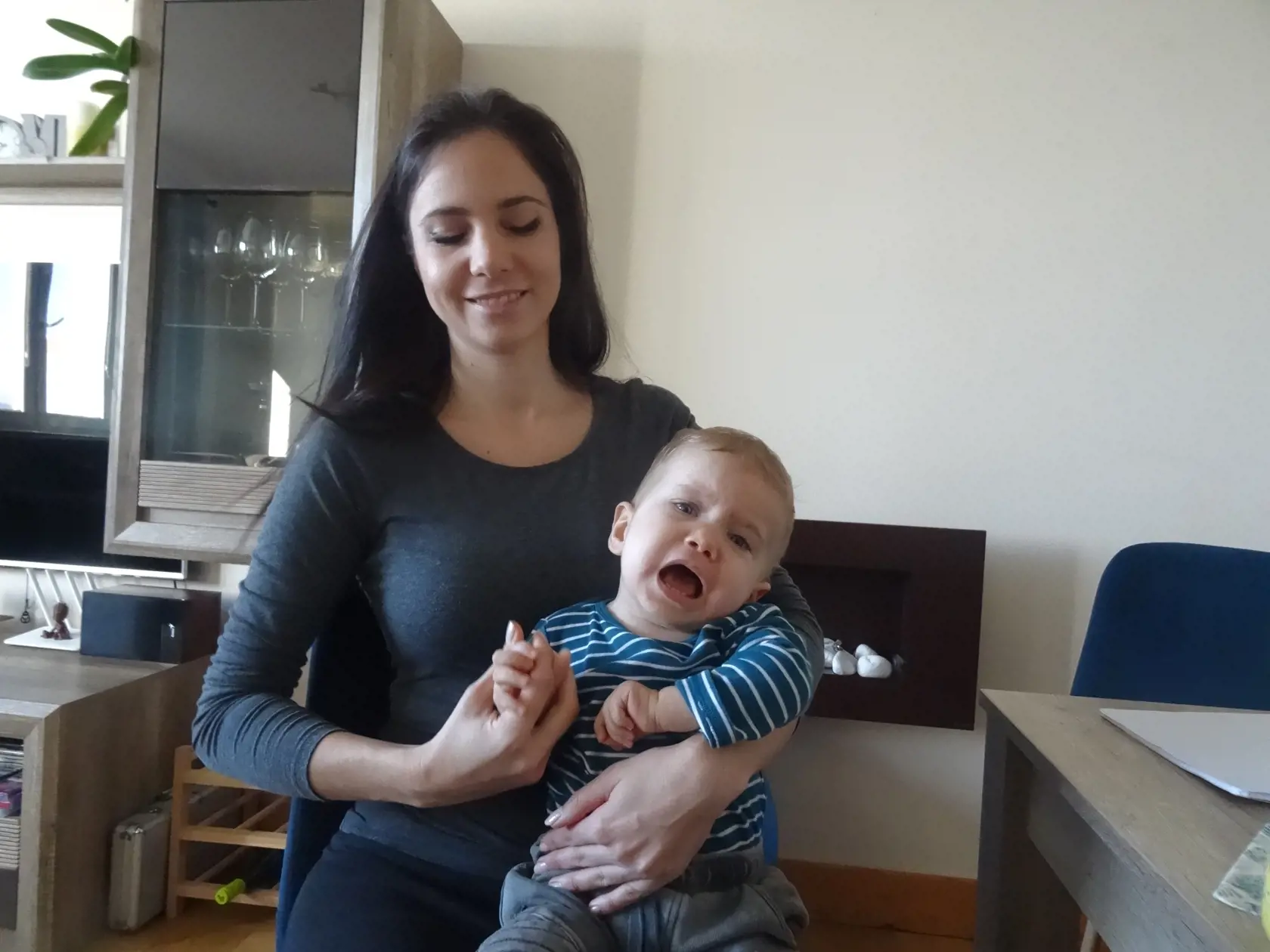 Mama Monika si želá len jedno, aby sa Alex postavil na nožičky a začal chodiť. Liek z Ameriky by túto jej túžbu splnil.
